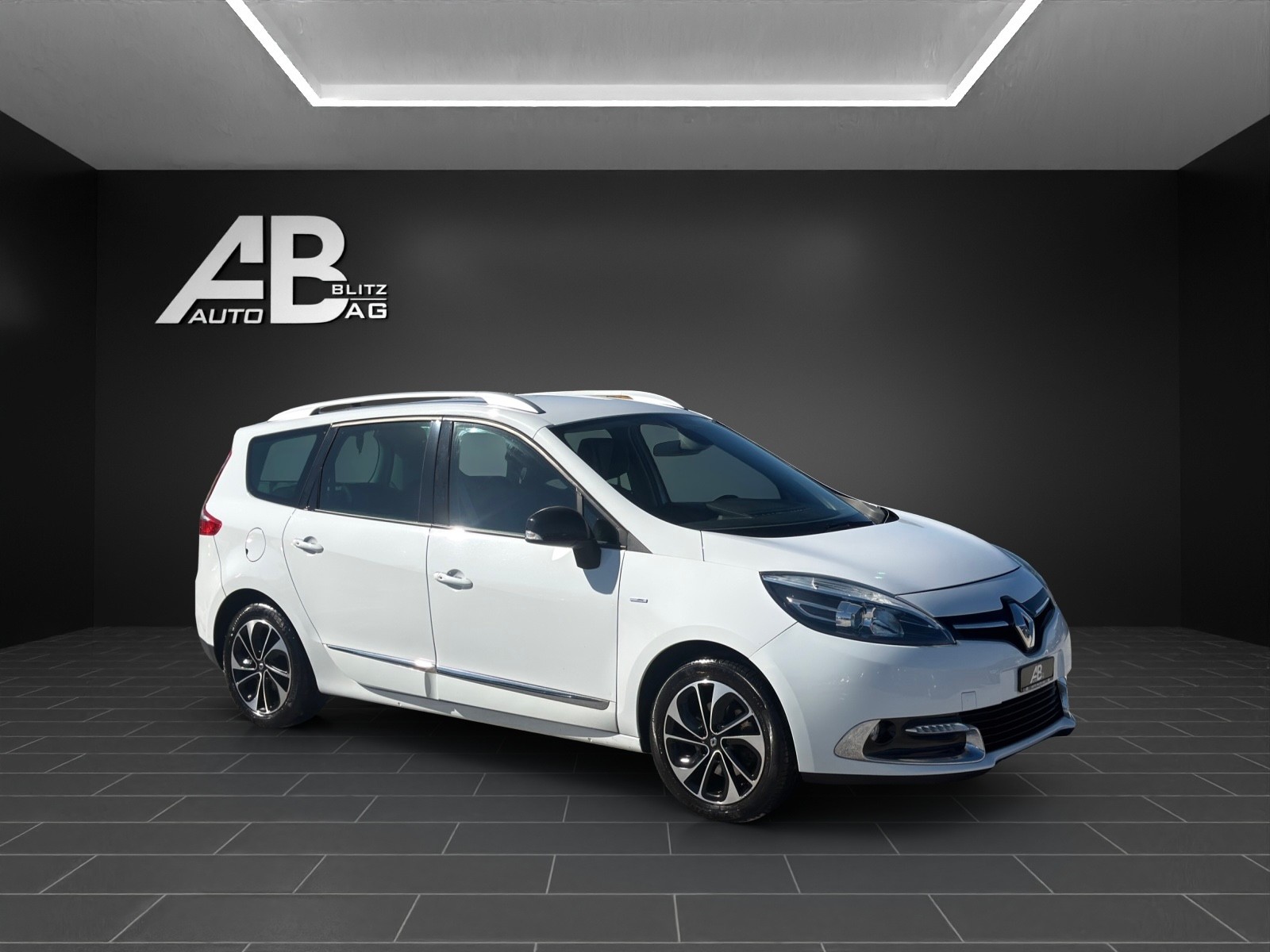 RENAULT Scénic 1.5 dCi Bose EDC-image-5