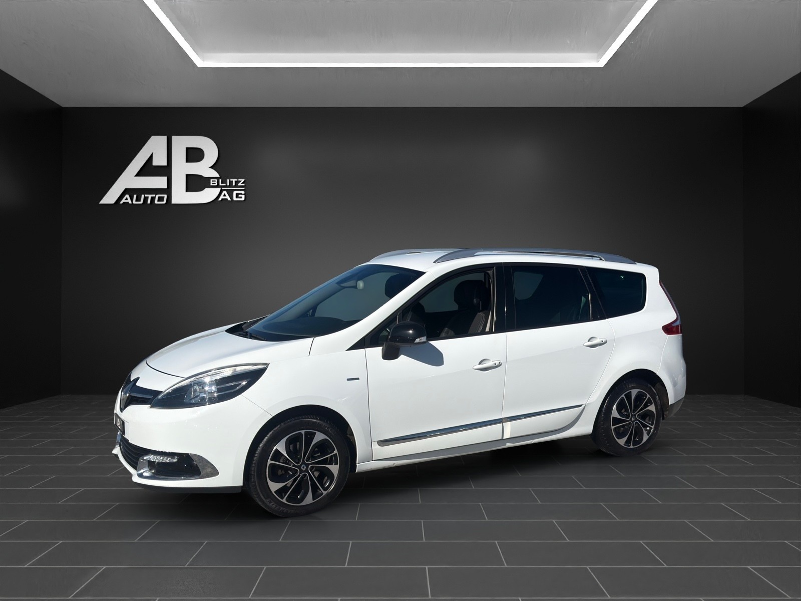 RENAULT Scénic 1.5 dCi Bose EDC-image-1