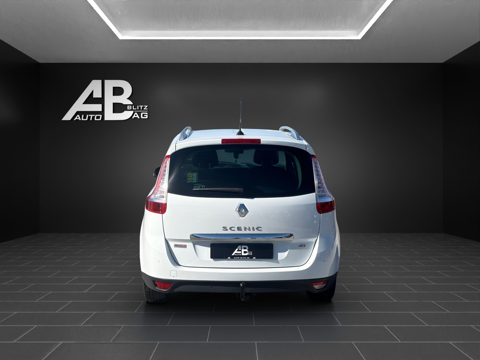 RENAULT Scénic 1.5 dCi Bose EDC-image-3