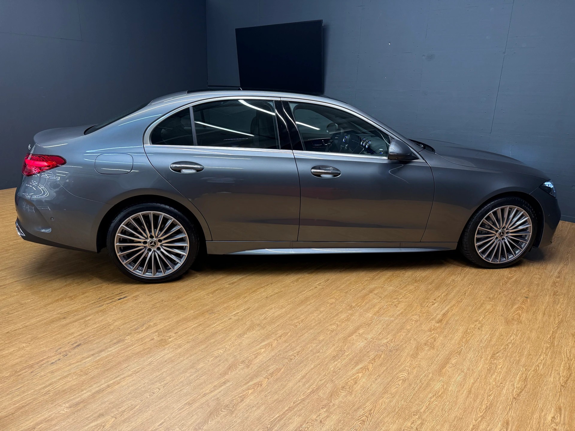 MERCEDES-BENZ C 220 d 4M - SwissStar - AMG / DISTRONIC / 360 Grad Kamera / Leder Nappa / Hinterachslenkung-image-6