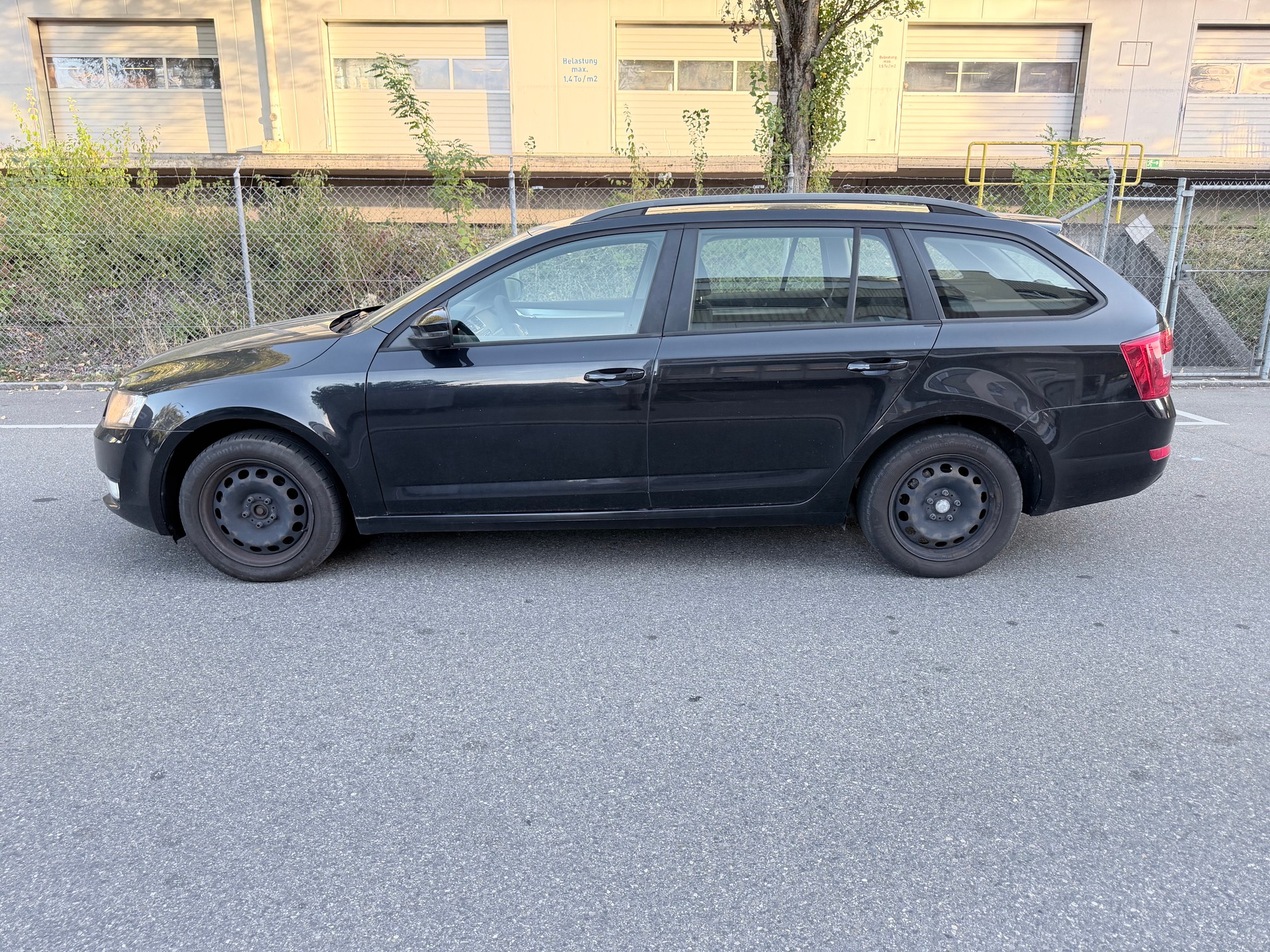 SKODA Octavia Combi 1.6 TDI Elegance DSG-image-2