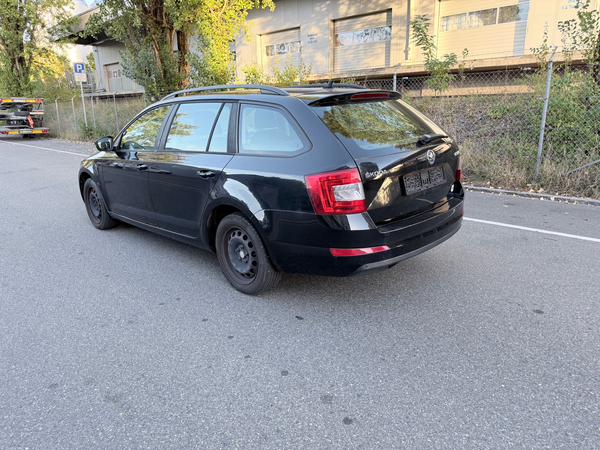 SKODA Octavia Combi 1.6 TDI Elegance DSG-image-3