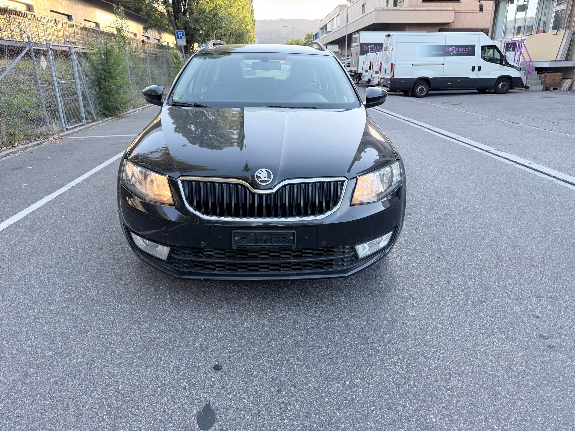 SKODA Octavia Combi 1.6 TDI Elegance DSG-image-1