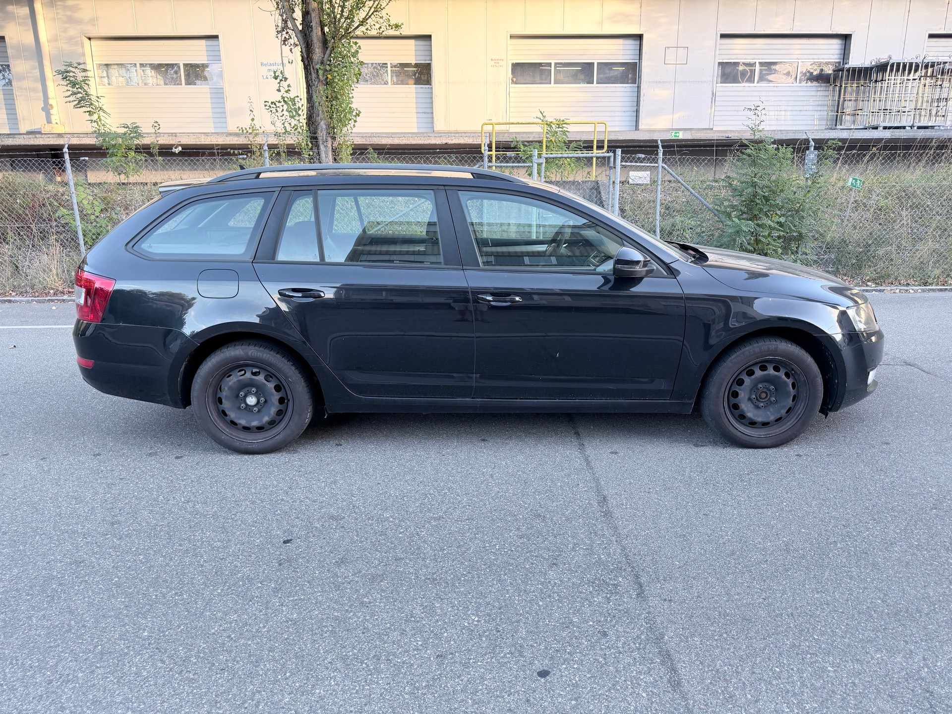 SKODA Octavia Combi 1.6 TDI Elegance DSG-image-5