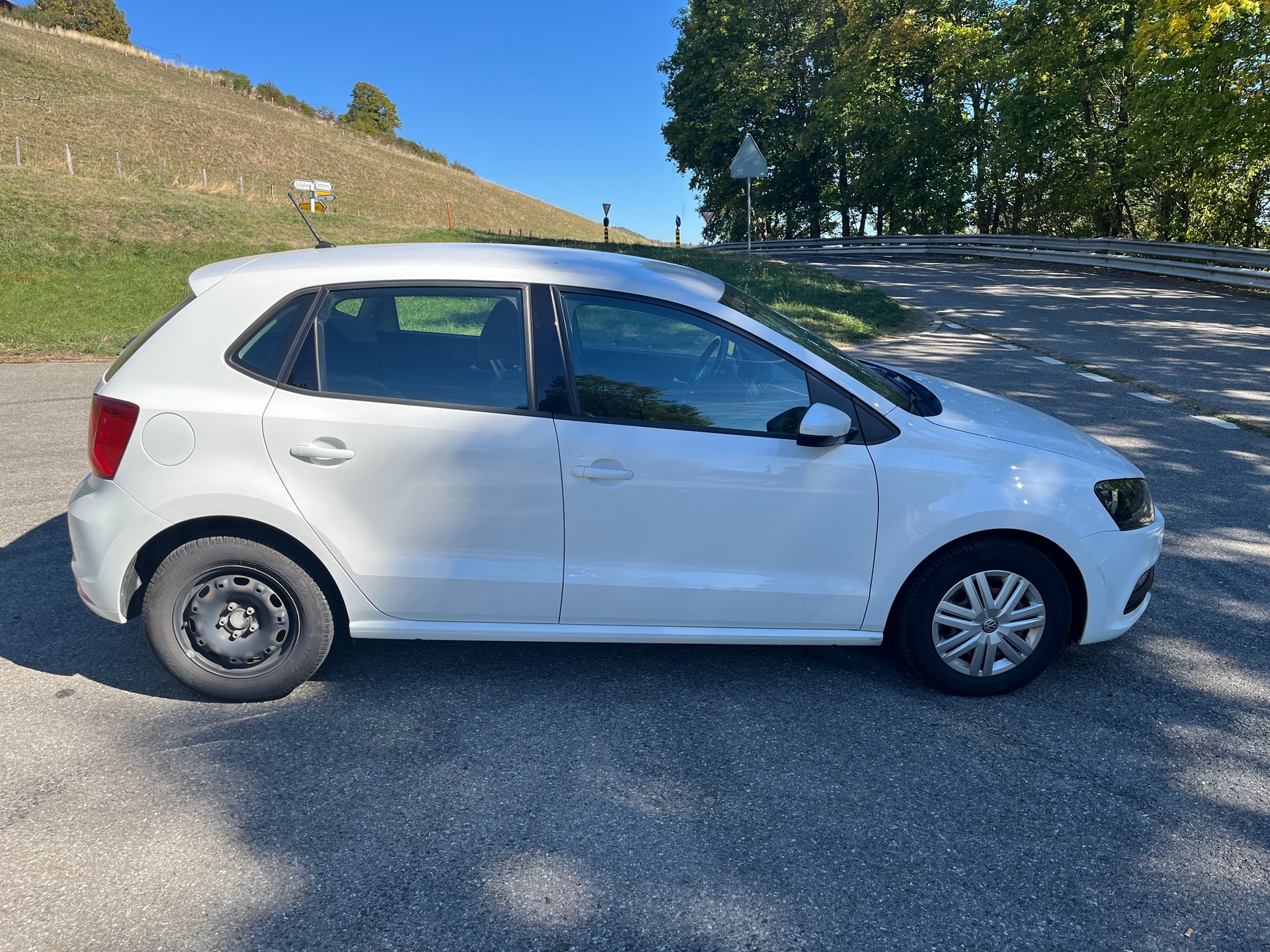VW Polo 1.0 BMT Trendline-image-5