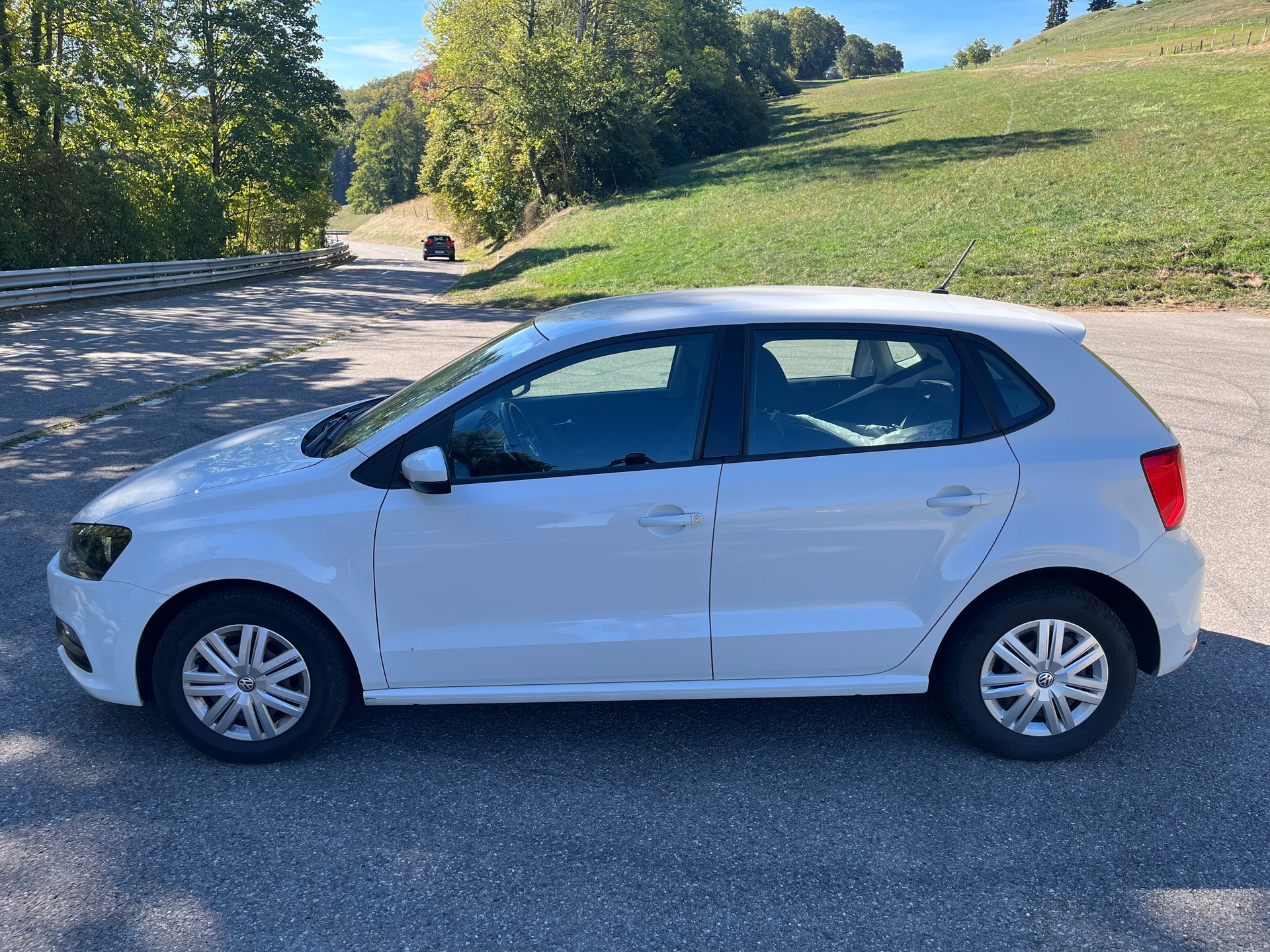 VW Polo 1.0 BMT Trendline-image-2
