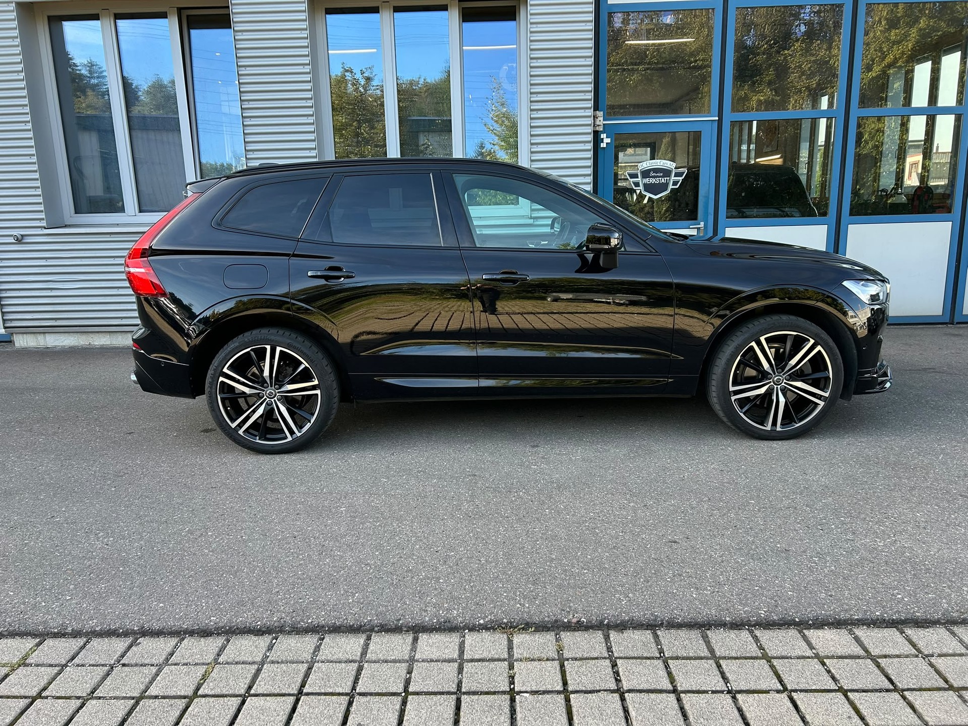 VOLVO XC60 T5 AWD R-Design Geartronic-image-1