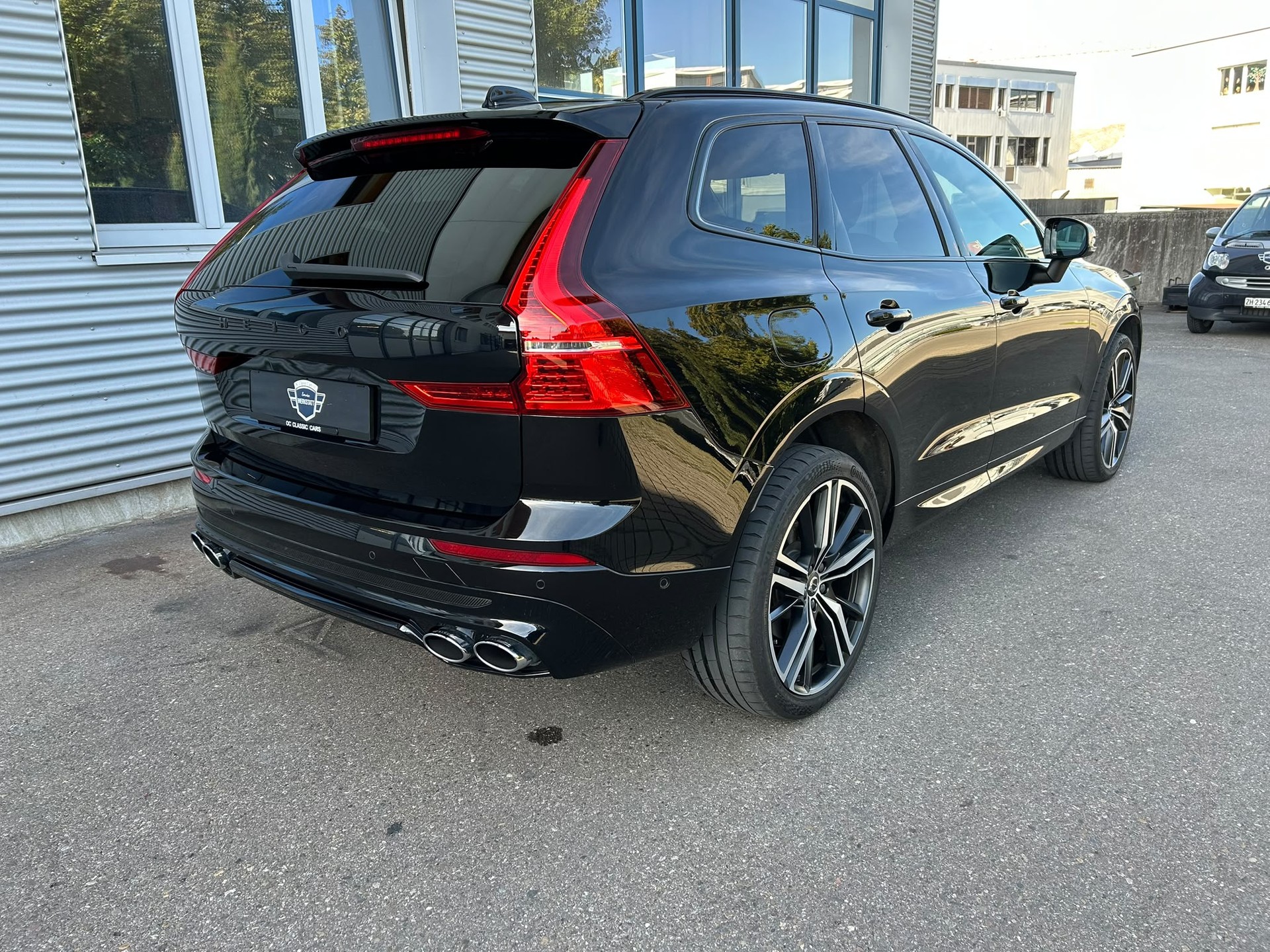VOLVO XC60 T5 AWD R-Design Geartronic-image-2