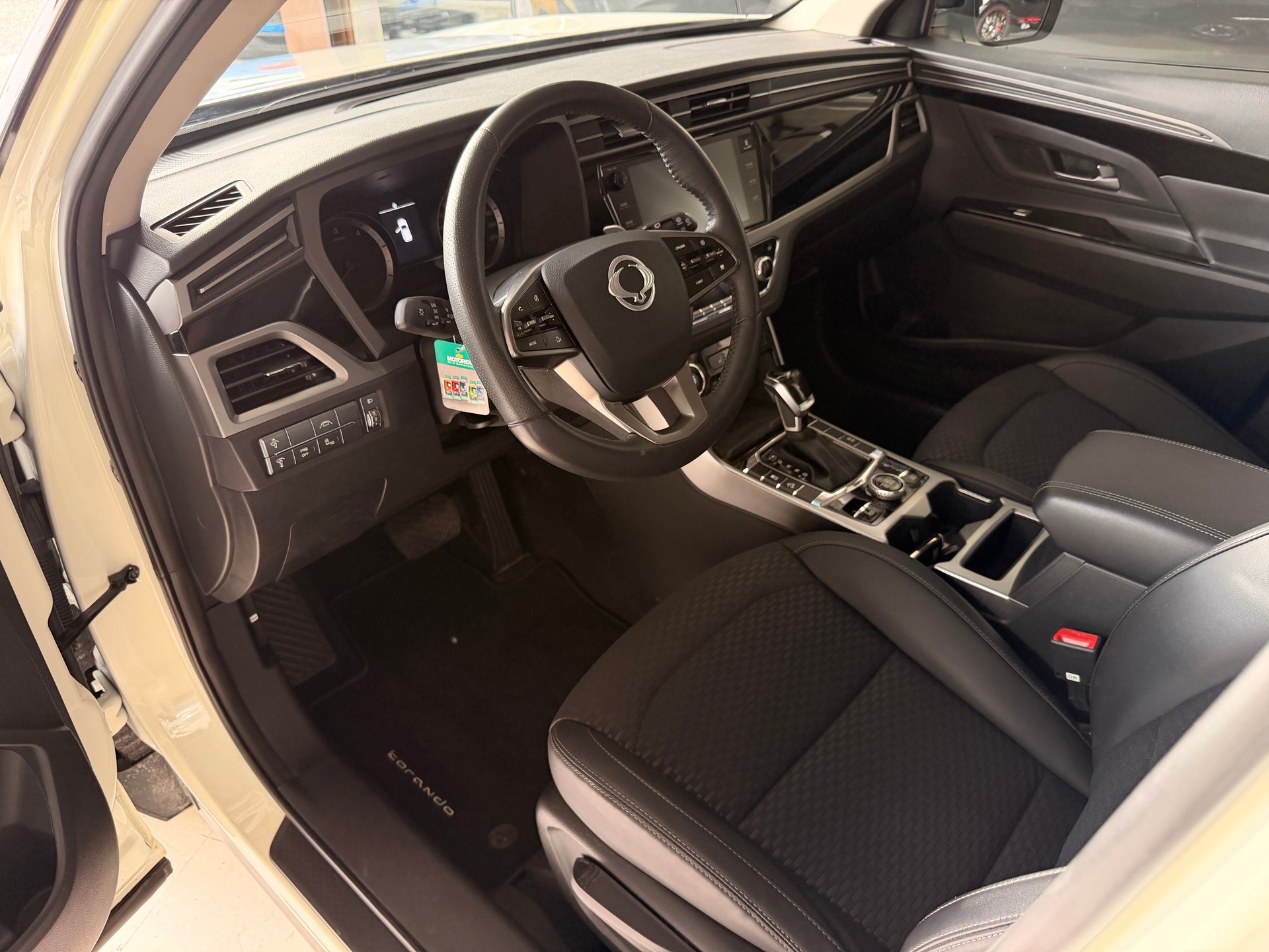 KGM-SsangYong Korando 1.6e Xdi Black Edition 4WD Automat-image-6
