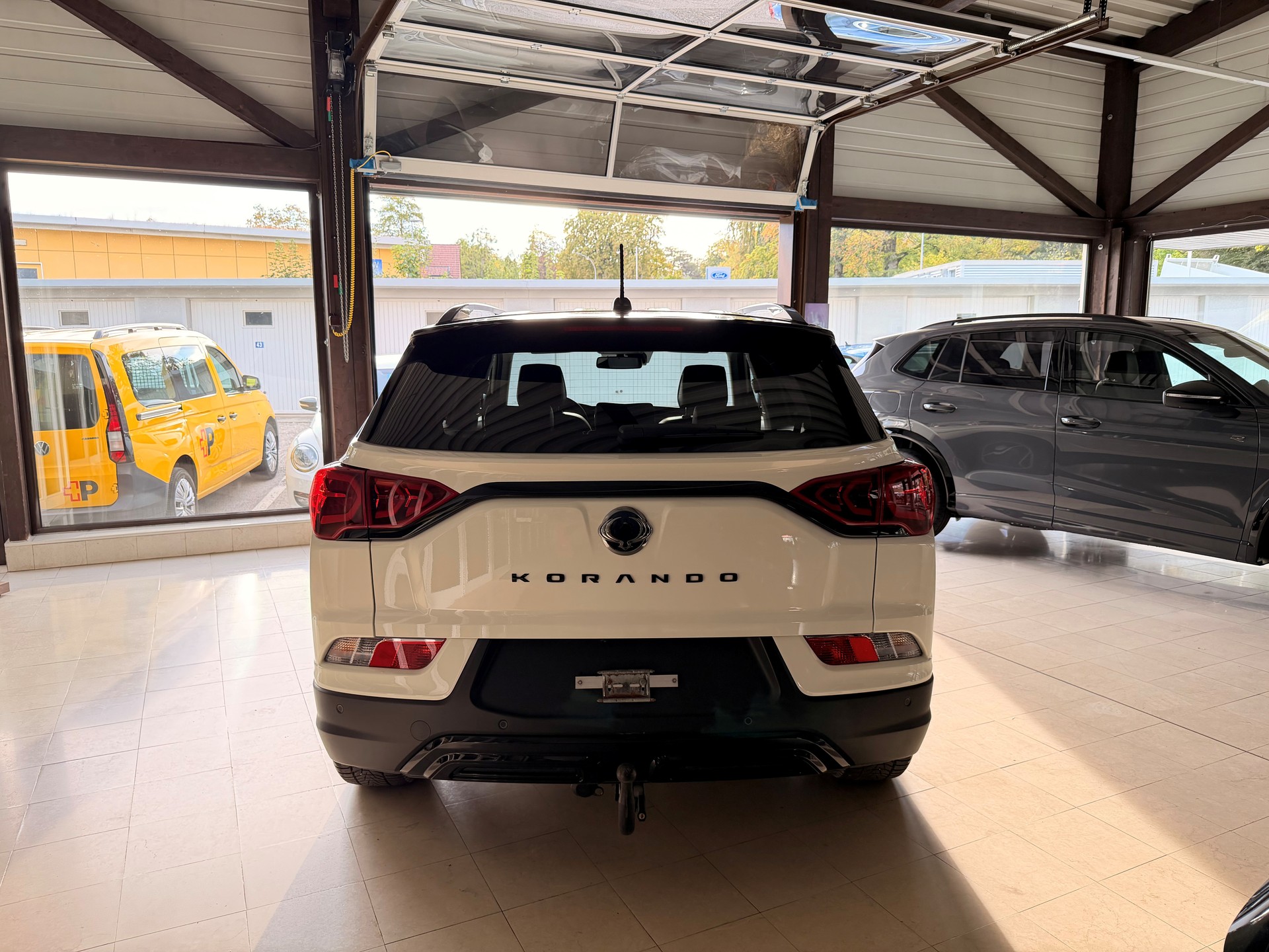 KGM-SsangYong Korando 1.6e Xdi Black Edition 4WD Automat-image-4