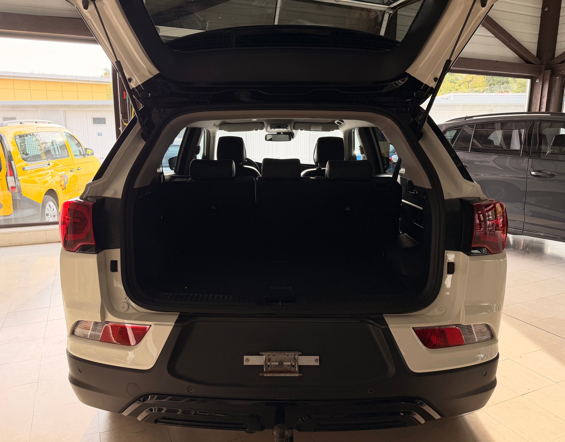 KGM-SsangYong Korando 1.6e Xdi Black Edition 4WD Automat-image-8