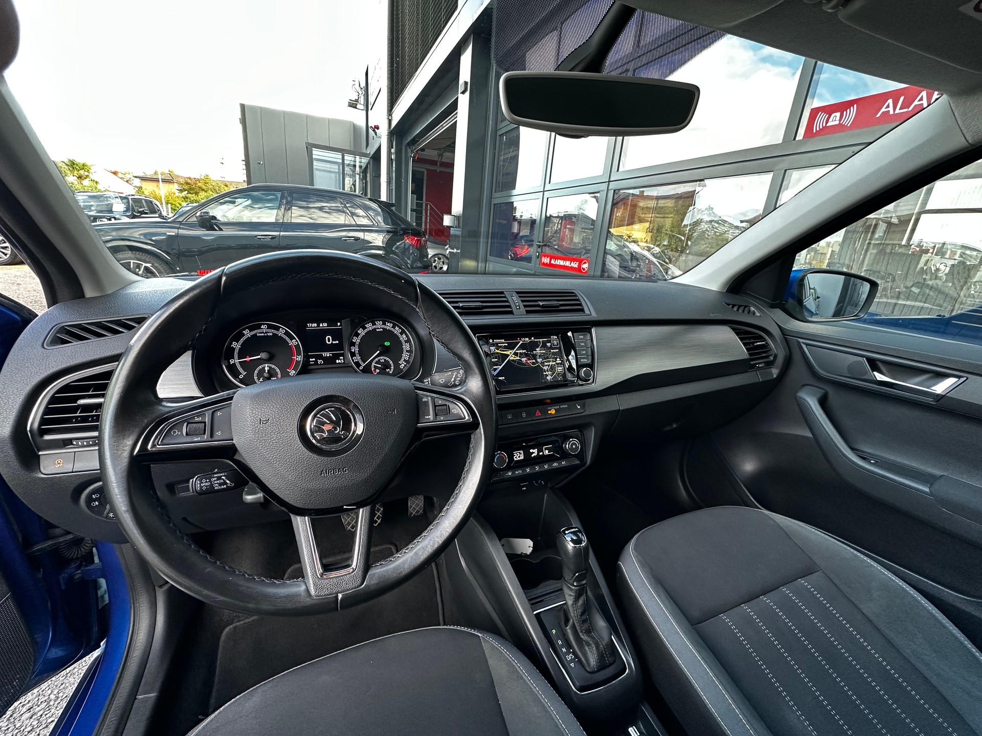 SKODA Fabia 1.0 TSI Ambition DSG-image-9