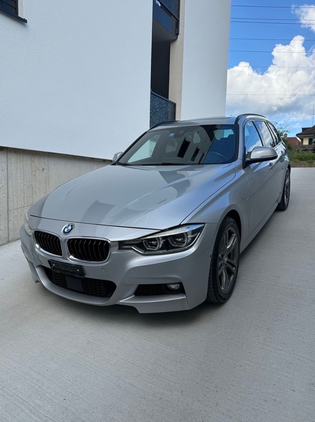BMW 320d xDrive M-Paket-image-1
