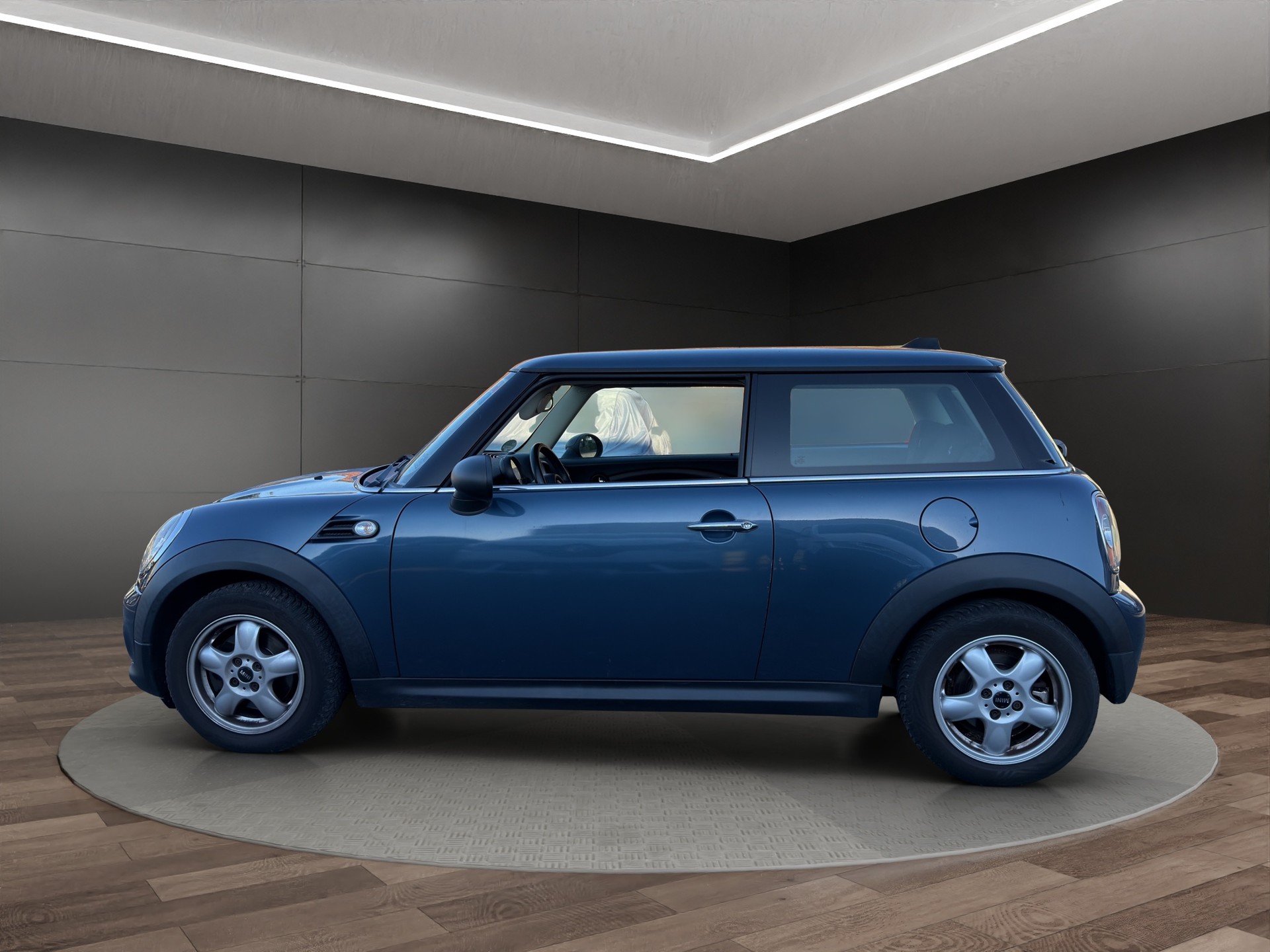 MINI One-image-2