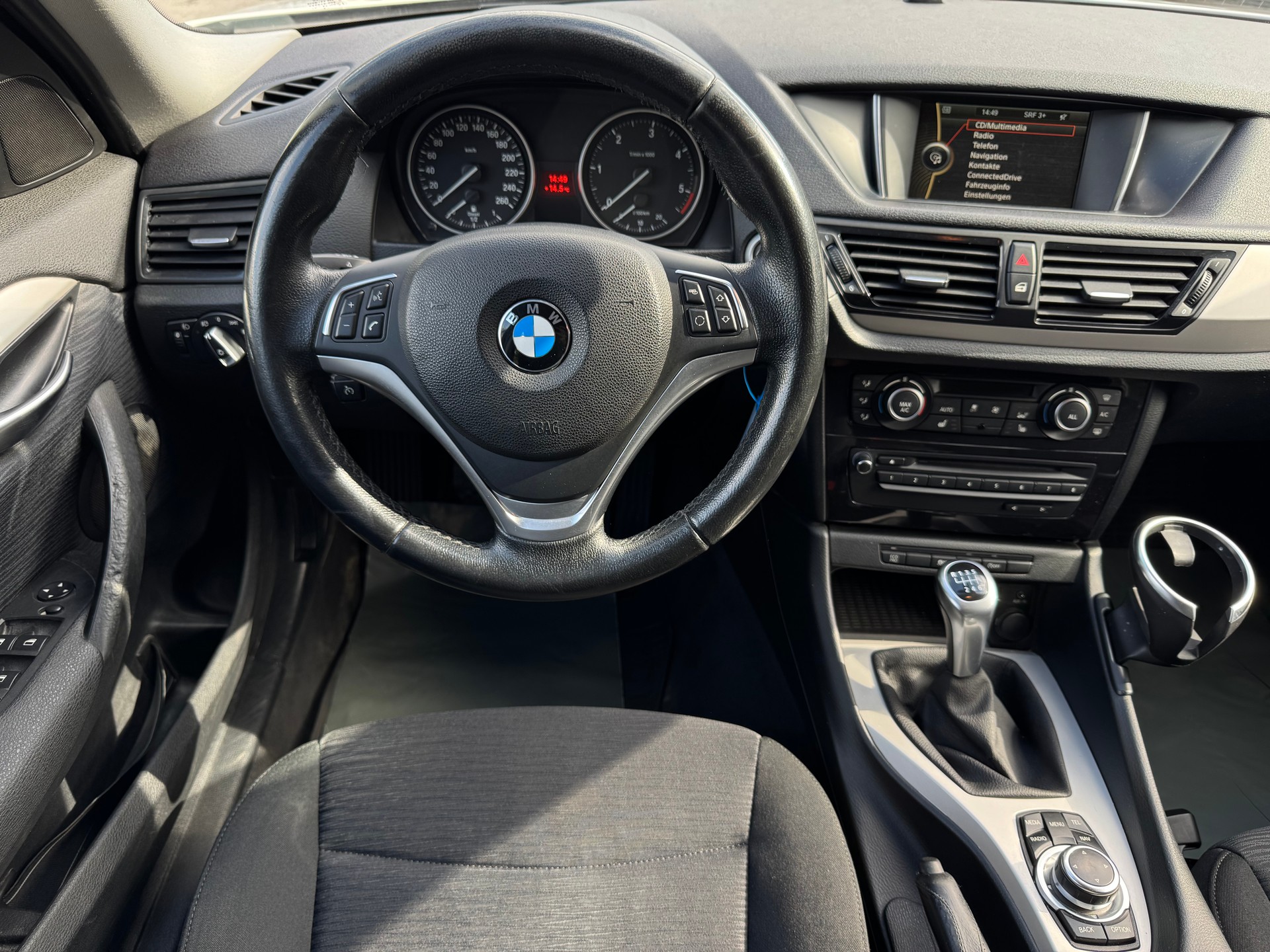 BMW X1 xDrive 18d-image-12