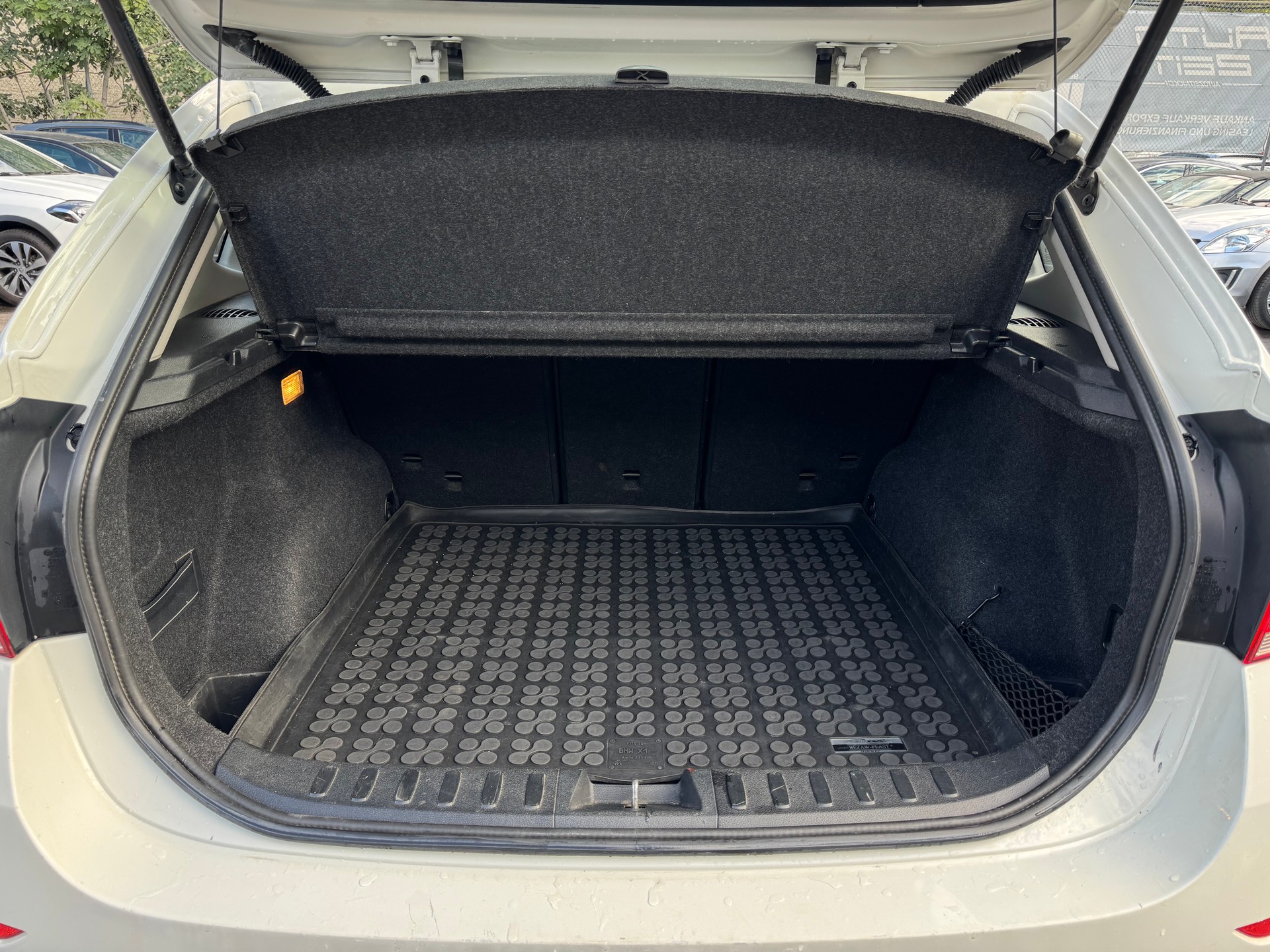 BMW X1 xDrive 18d-image-5