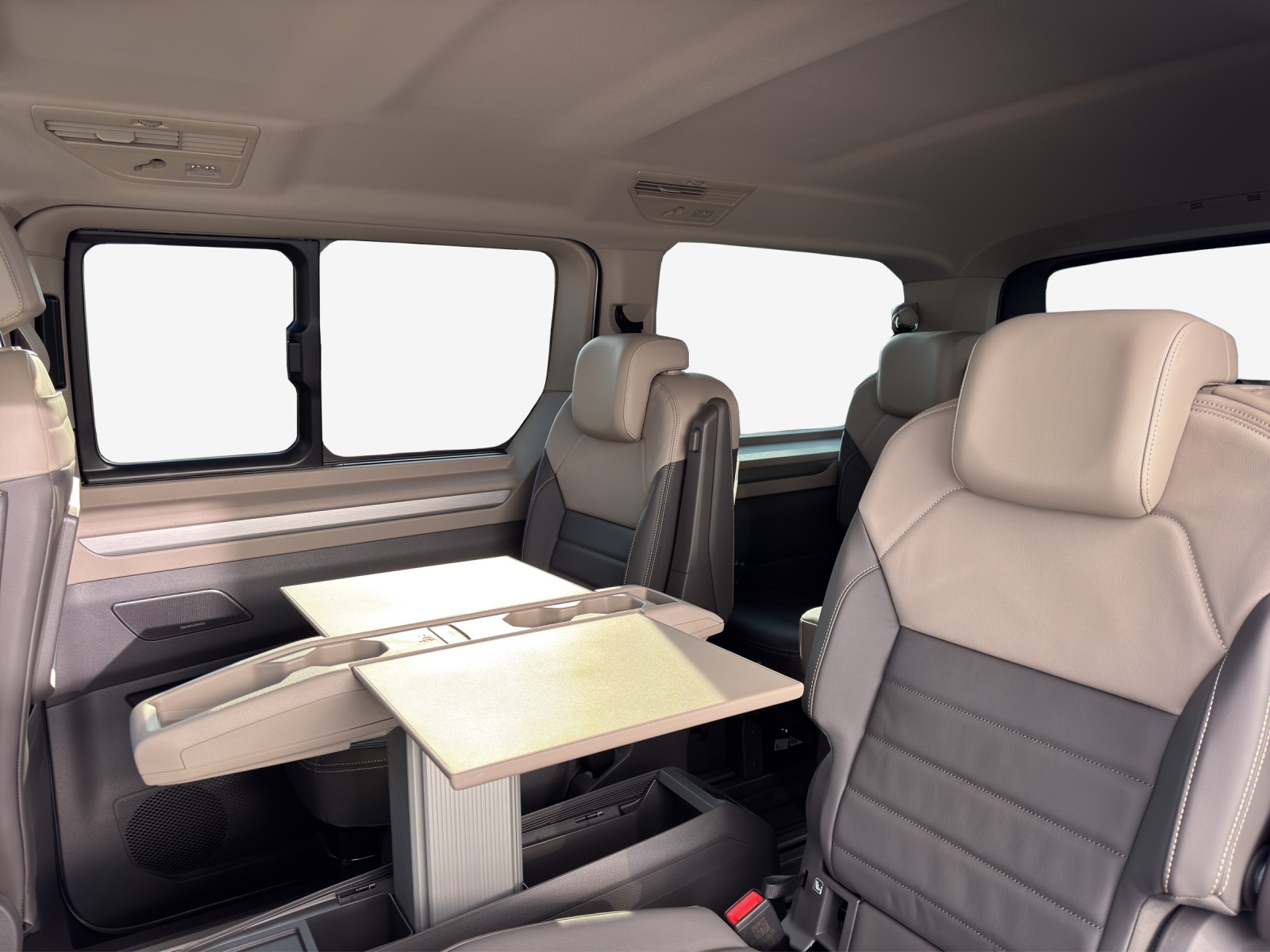 VW Multivan 1.5 eHybrid Life Lang DSG-image-11