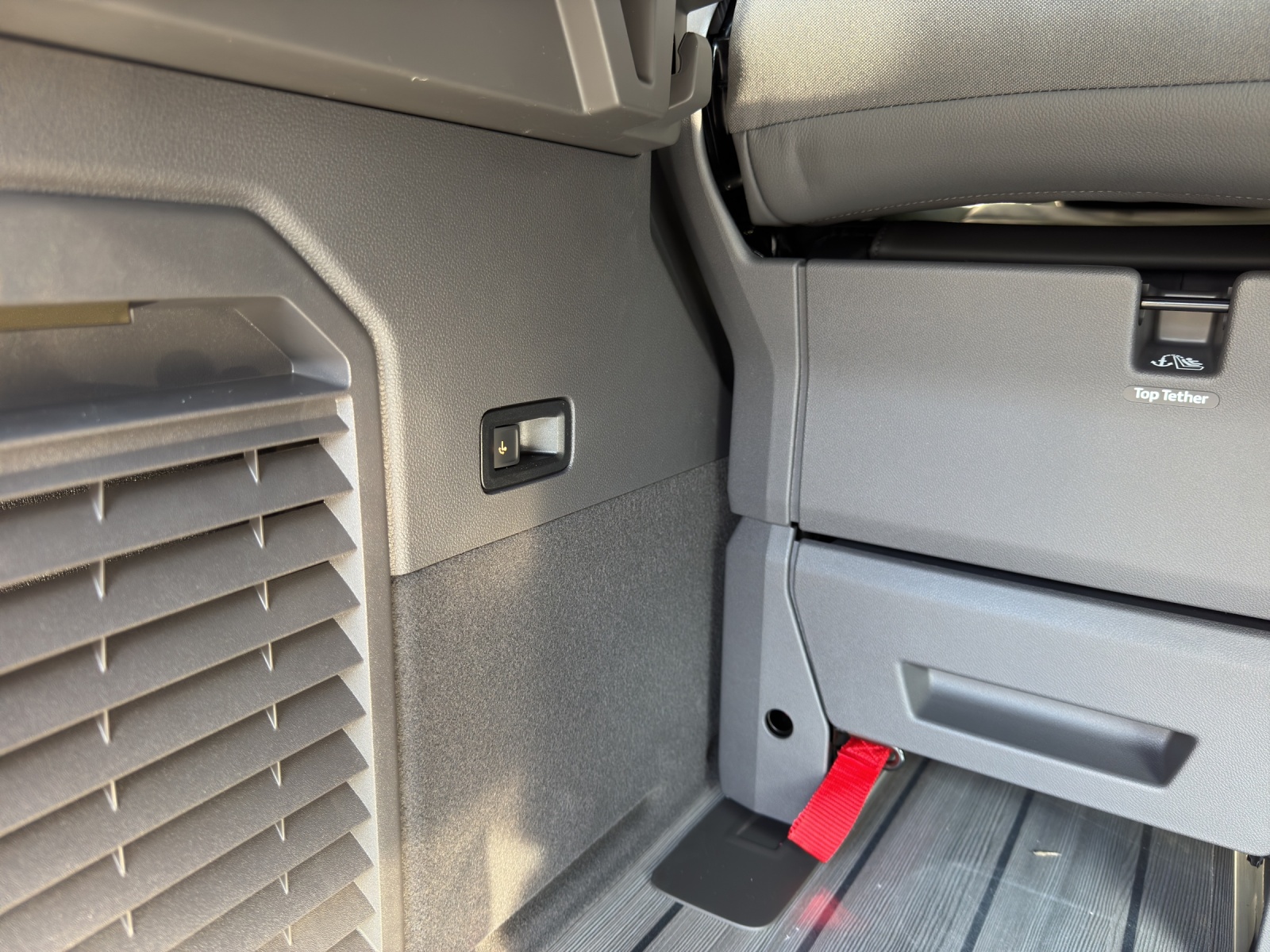 VW Multivan 1.5 eHybrid Life Lang DSG-image-12