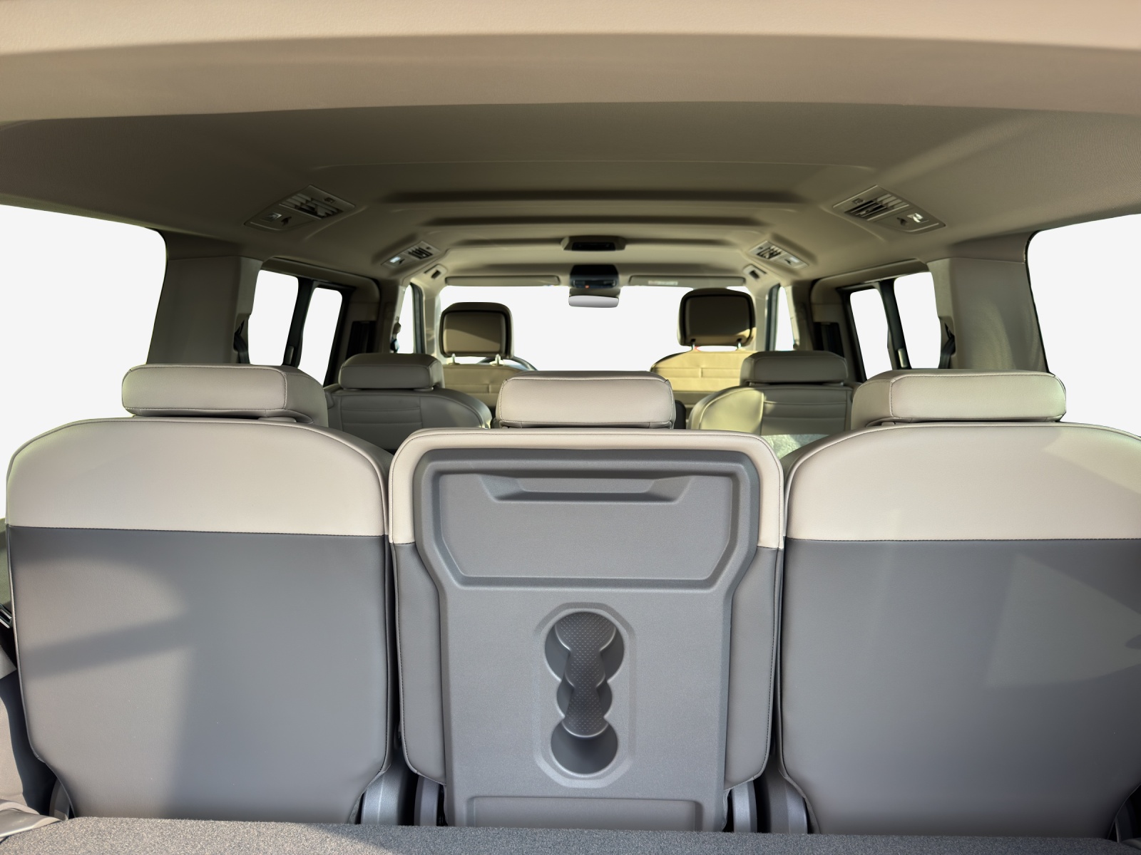 VW Multivan 1.5 eHybrid Life Lang DSG-image-13