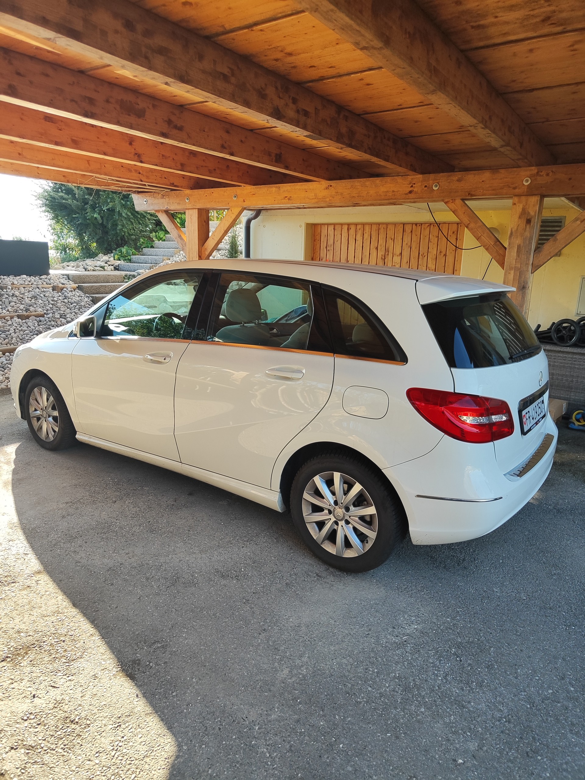 MERCEDES-BENZ B 200-image-2