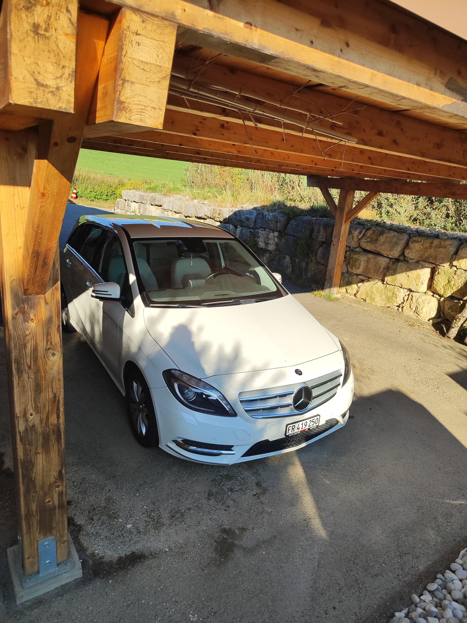 MERCEDES-BENZ B 200-image-1