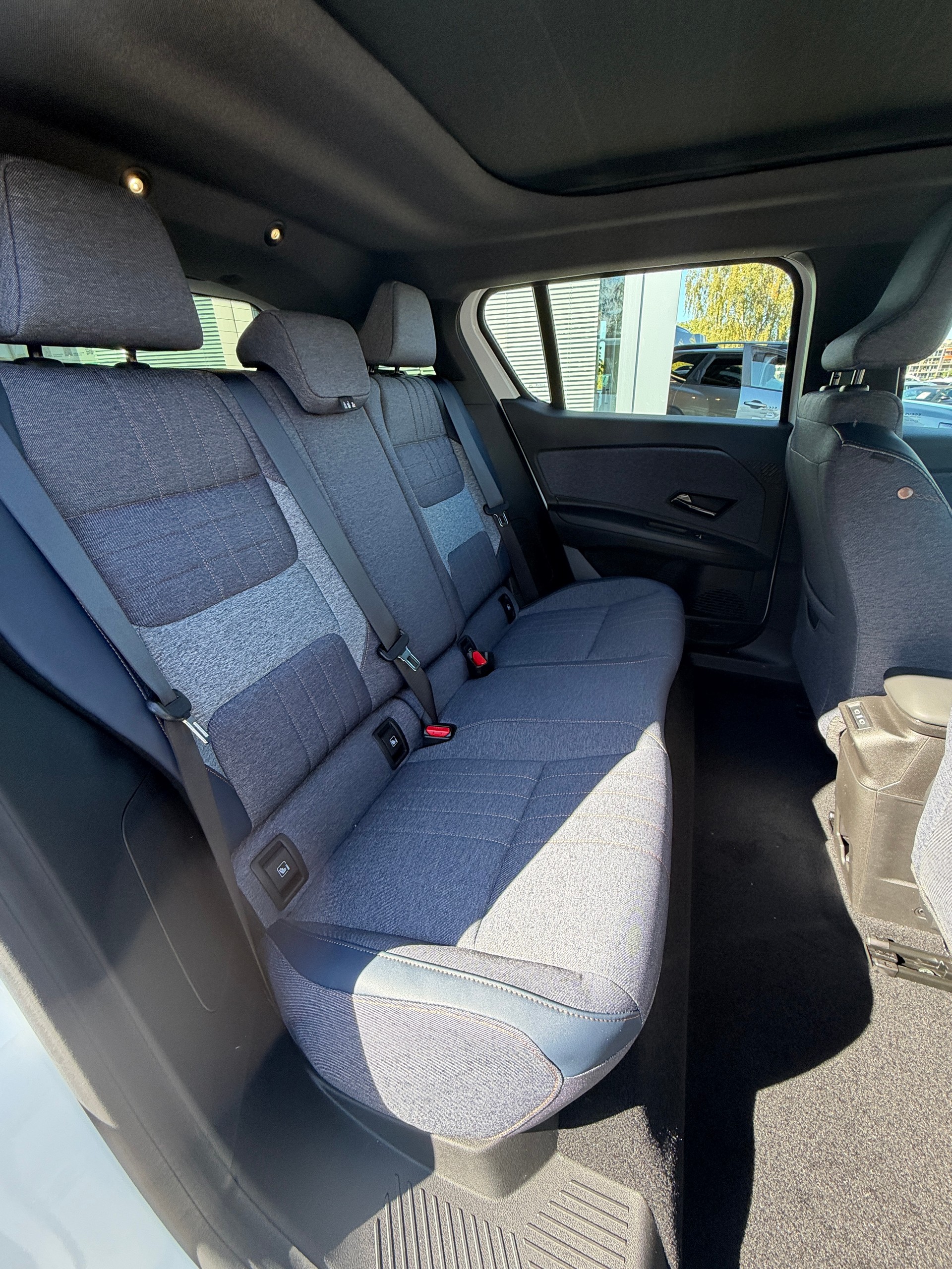 RENAULT R4 E-Tech Comfort Range 52 kWh Techno Plain Sud-image-6