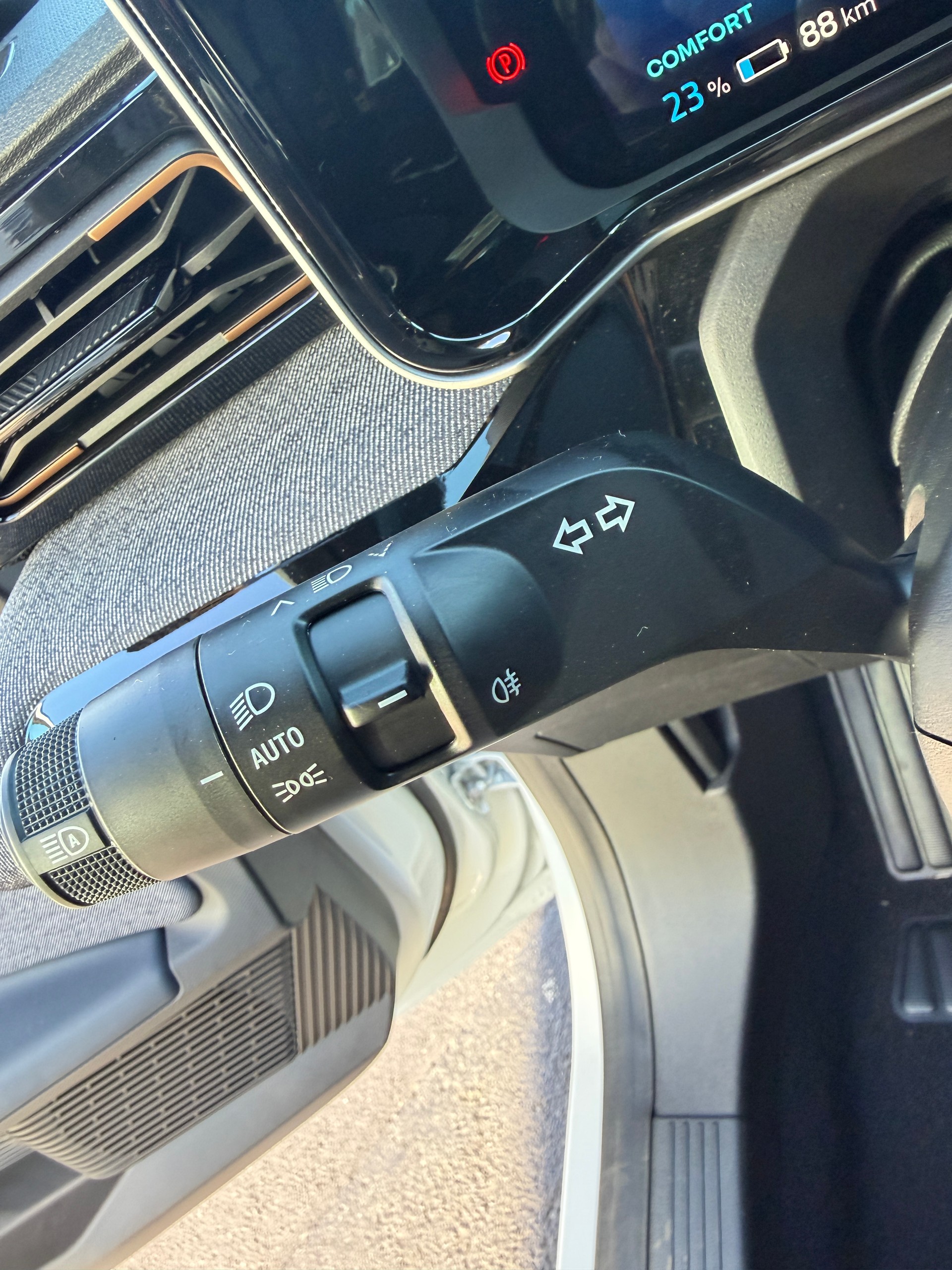 RENAULT R4 E-Tech Comfort Range 52 kWh Techno Plain Sud-image-22