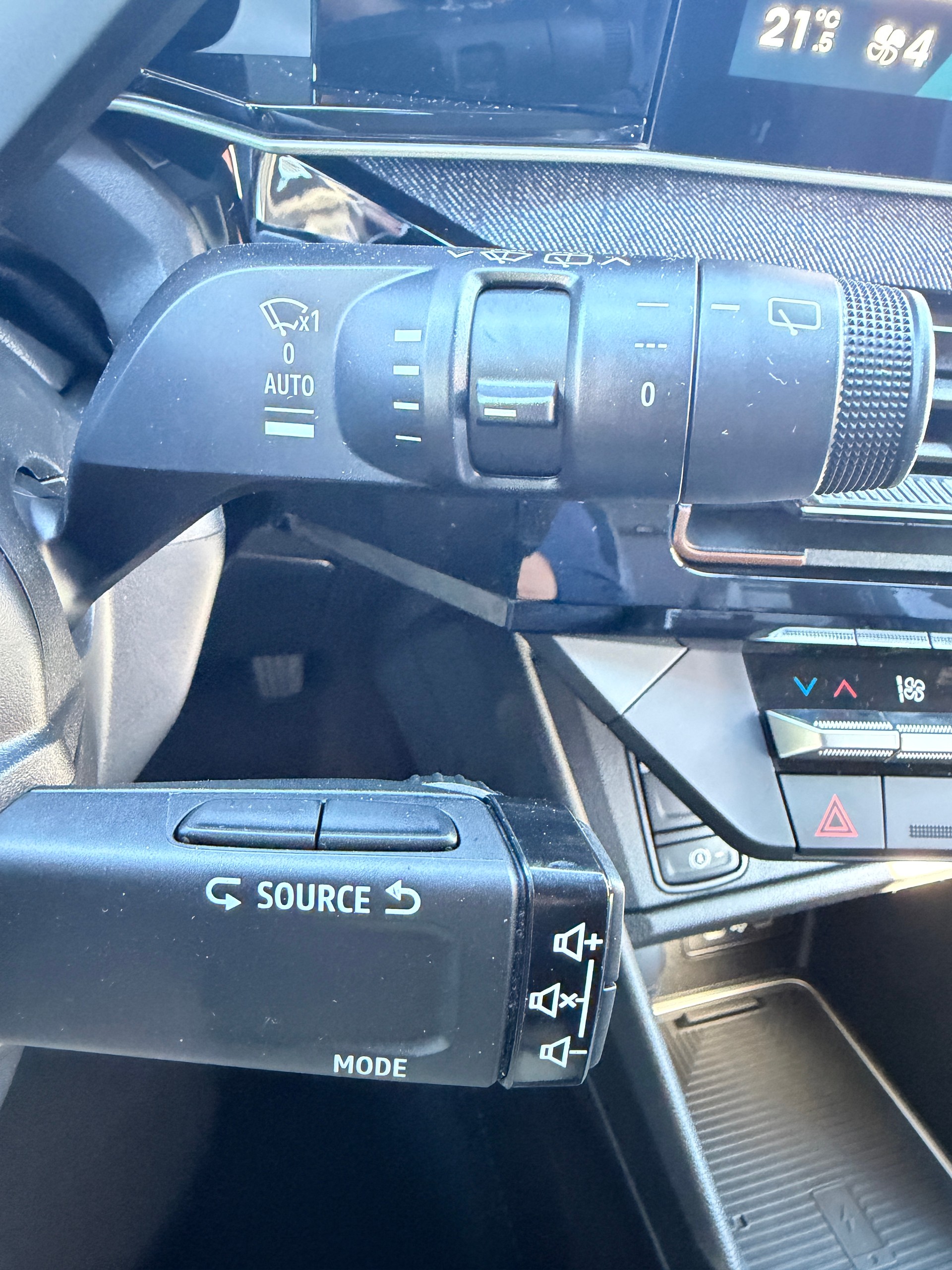 RENAULT R4 E-Tech Comfort Range 52 kWh Techno Plain Sud-image-19