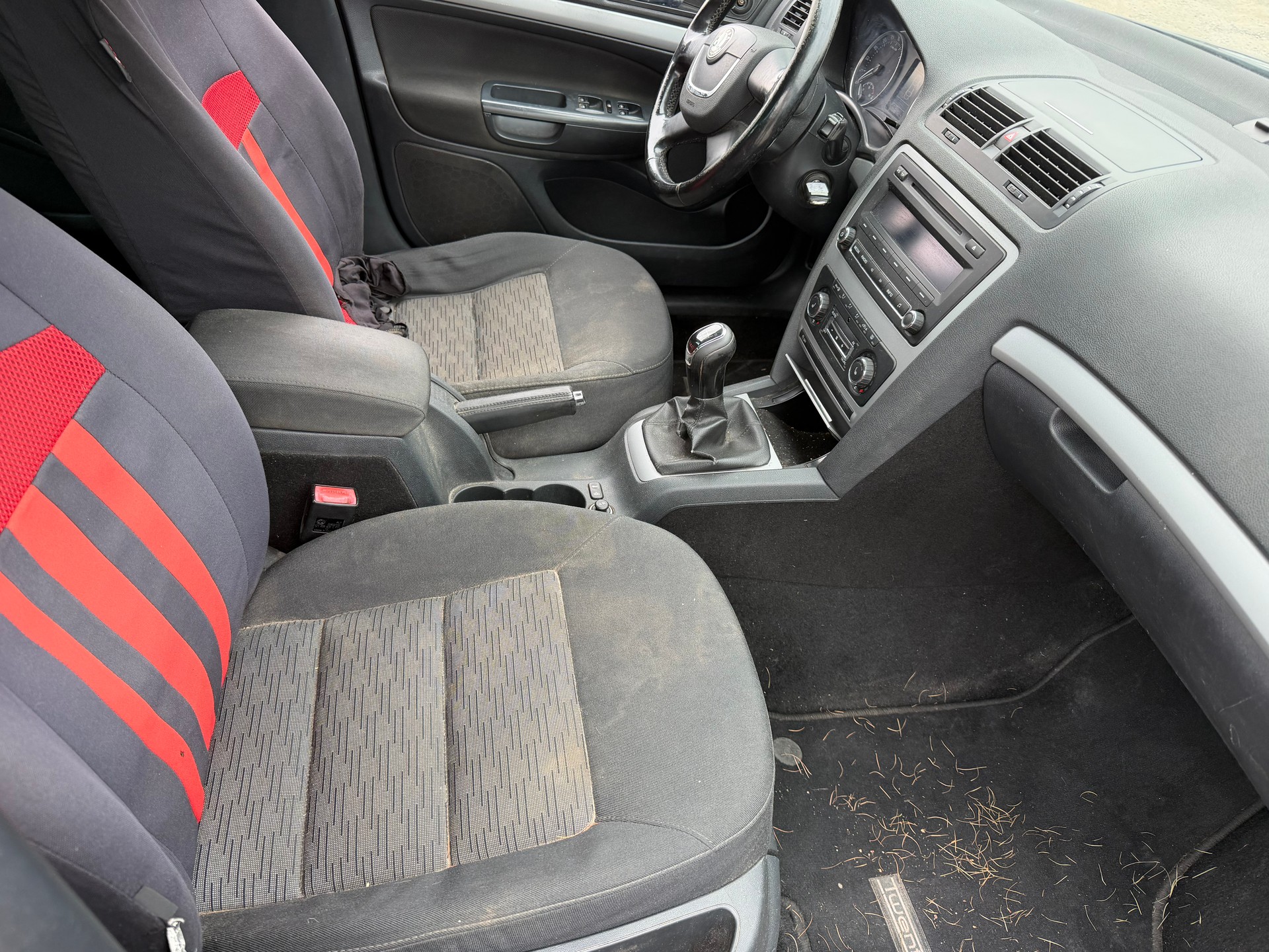 SKODA Octavia Combi 2.0 TDI Ambition 4x4-image-7