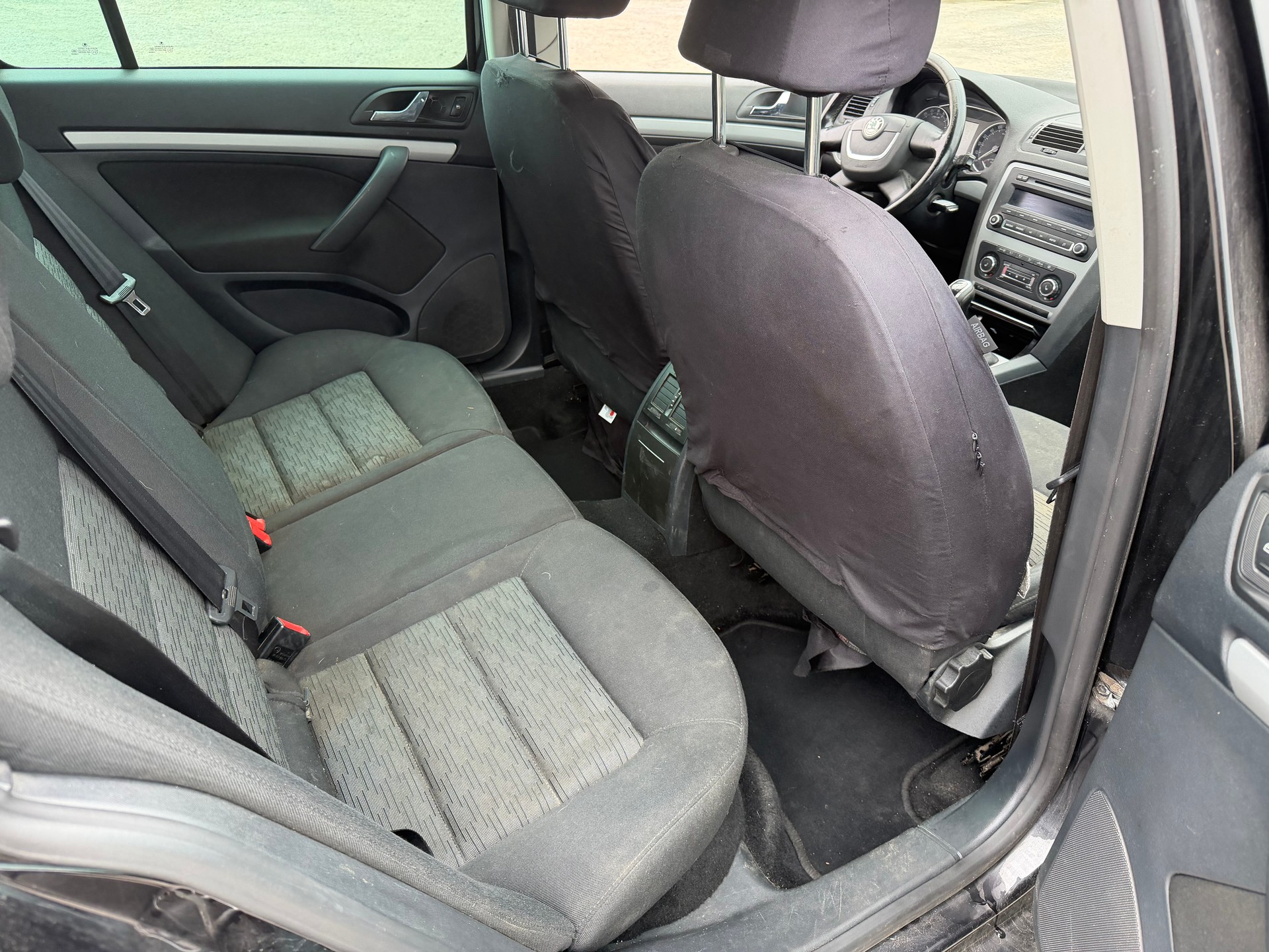 SKODA Octavia Combi 2.0 TDI Ambition 4x4-image-8