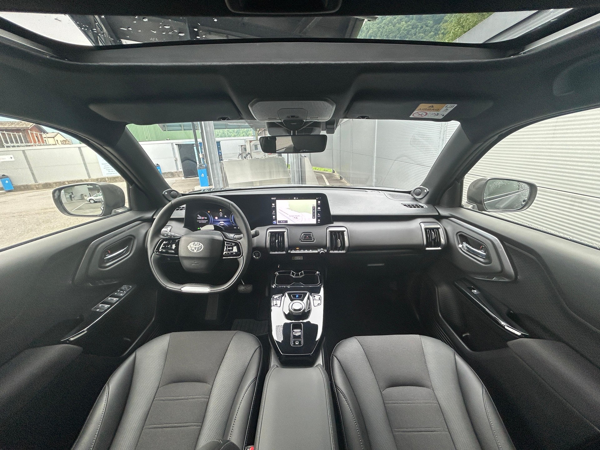 TOYOTA Urban Cruiser Premium AWD-image-5