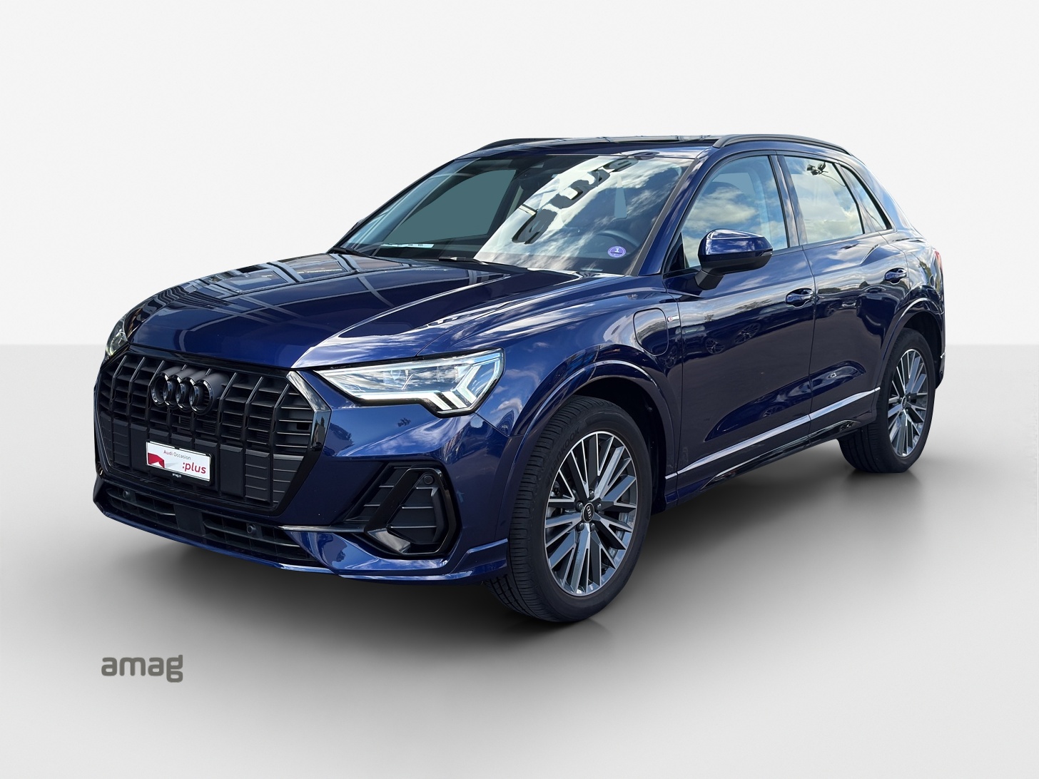 AUDI Q3 45 TFSI e S line S-tronic-image-0
