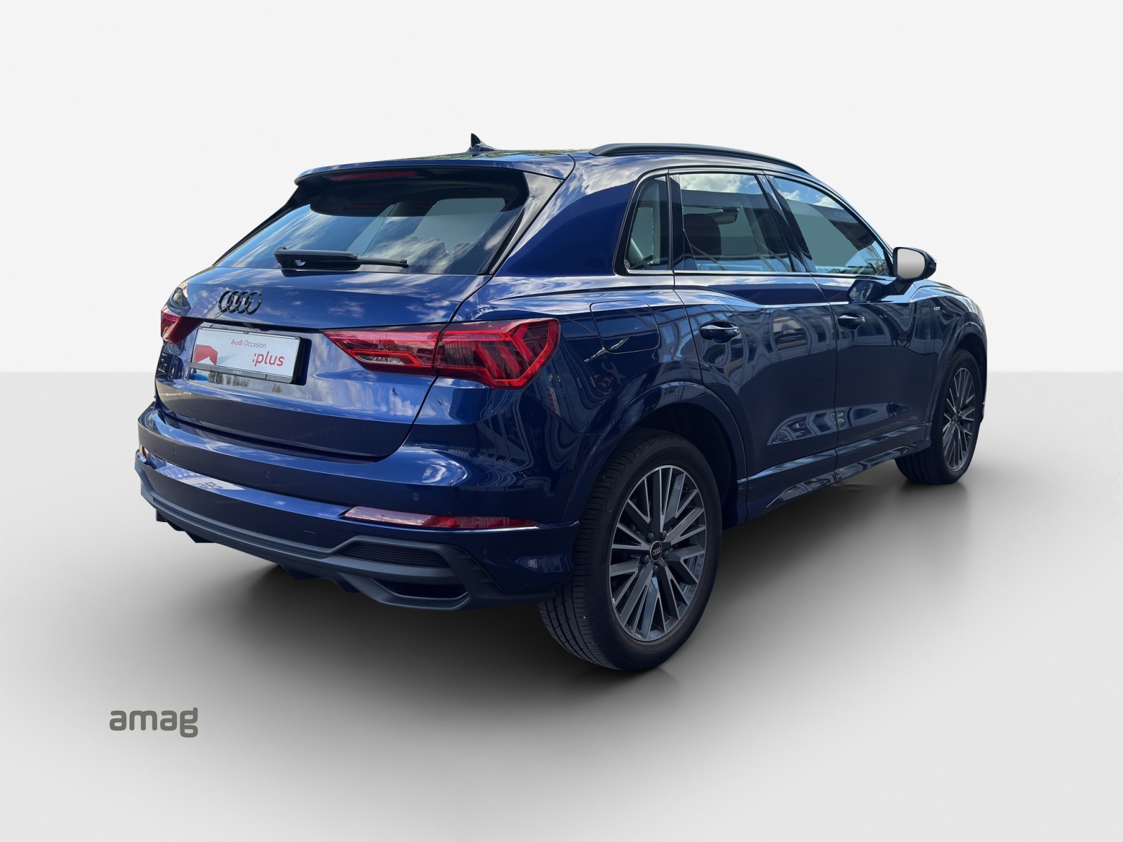 AUDI Q3 45 TFSI e S line S-tronic-image-4