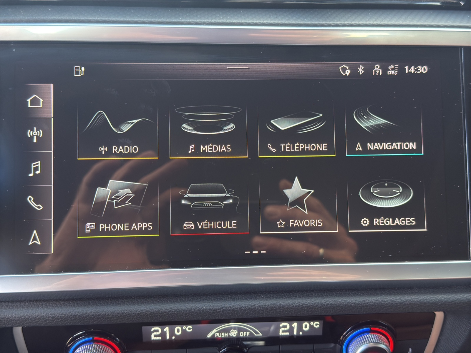 AUDI Q3 45 TFSI e S line S-tronic-image-15