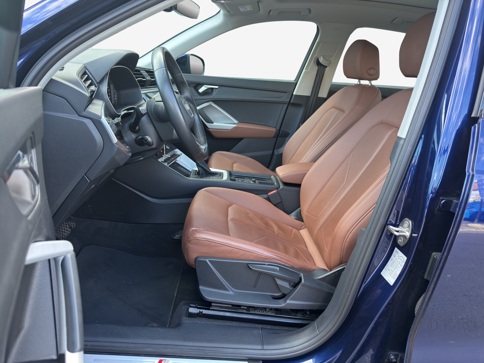 AUDI Q3 45 TFSI e S line S-tronic-image-7