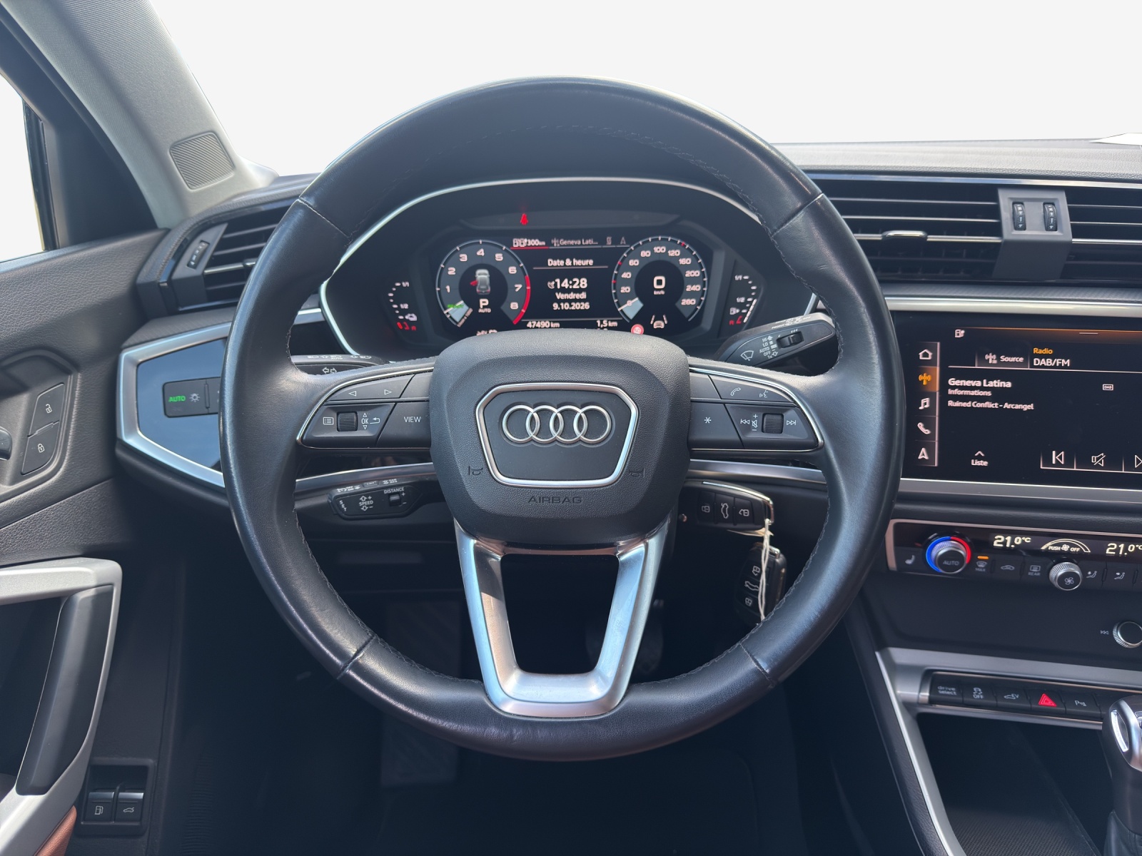 AUDI Q3 45 TFSI e S line S-tronic-image-10