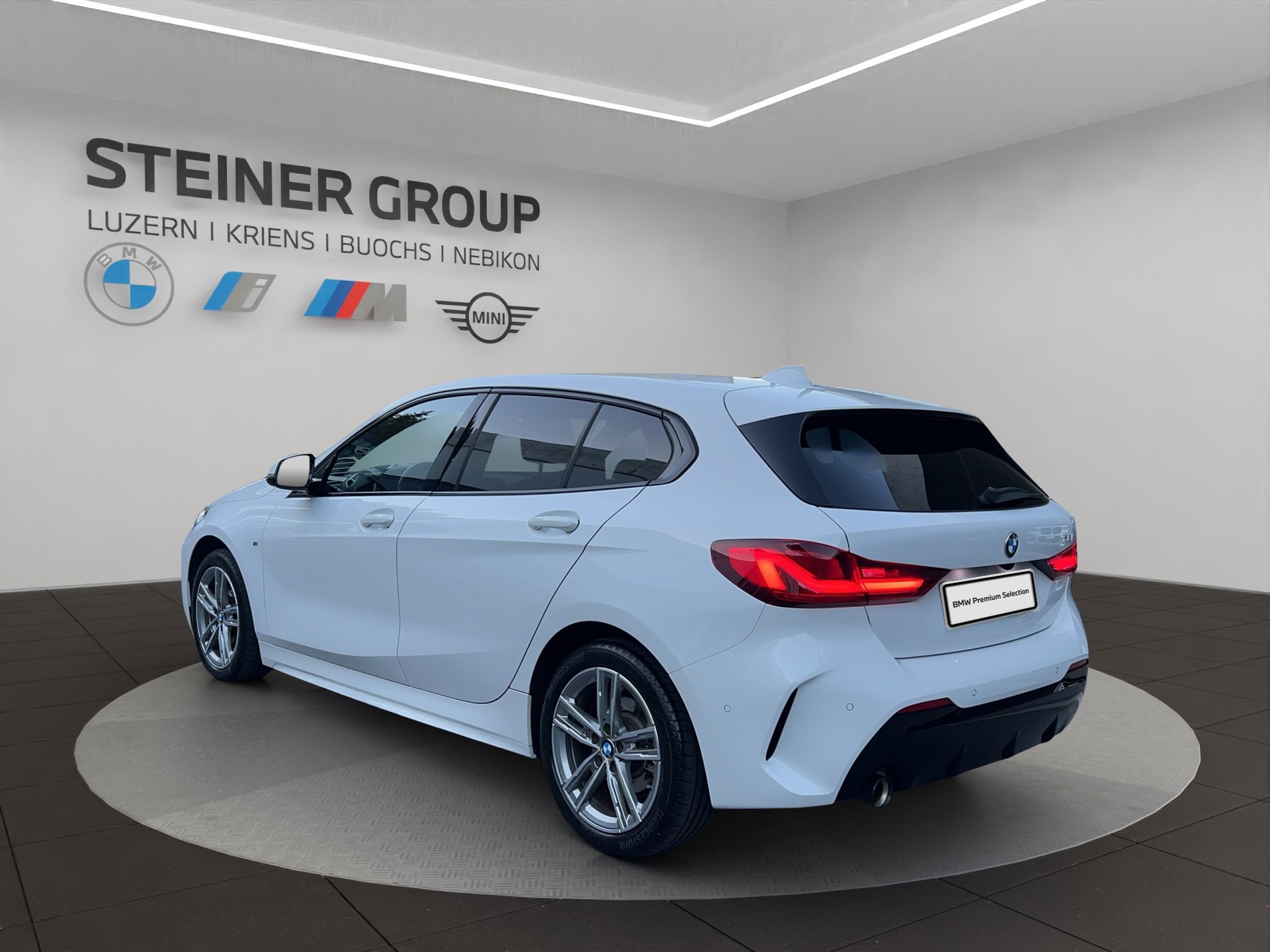 BMW 118i Pure M Sport Steptronic-image-6