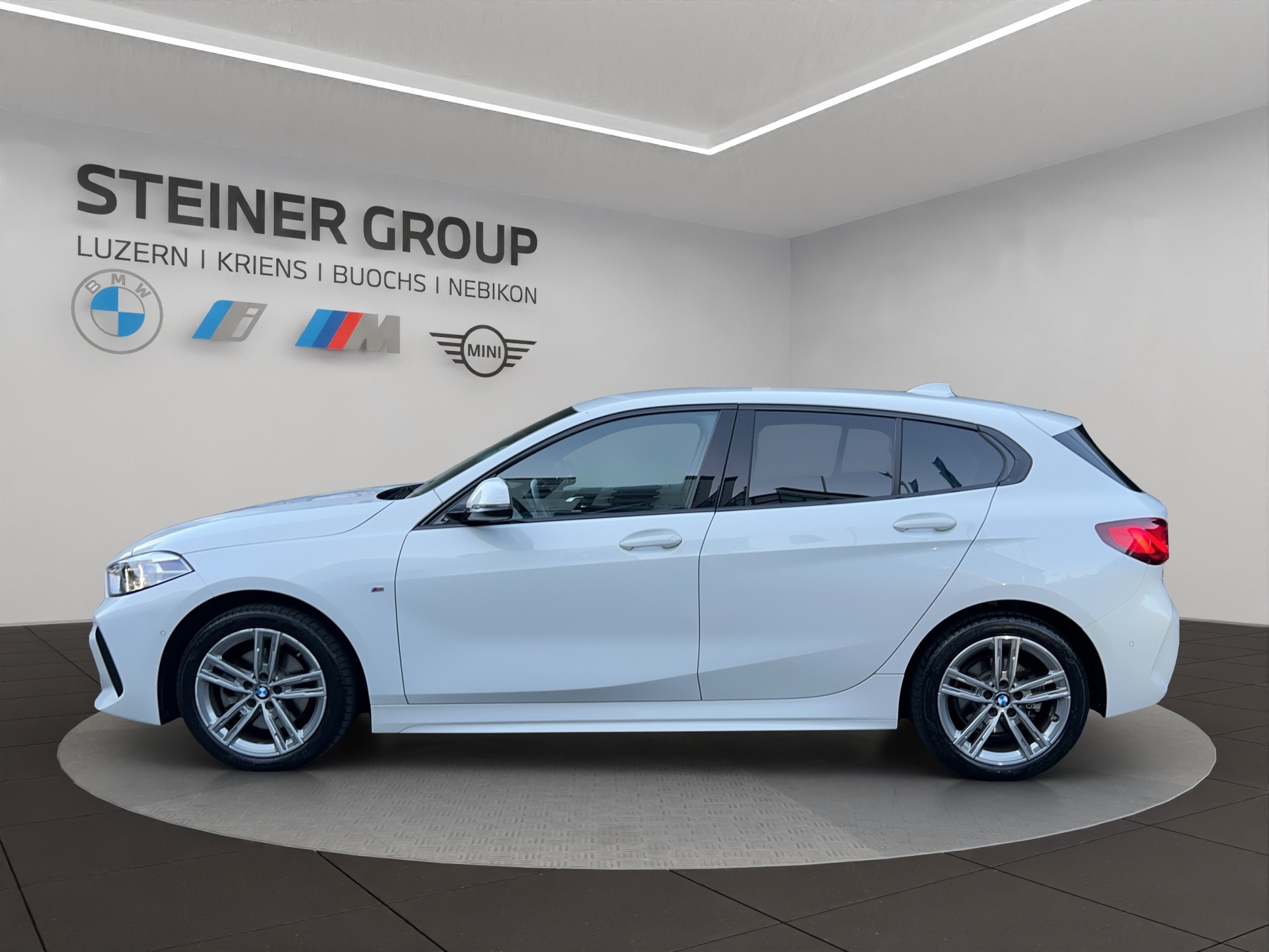 BMW 118i Pure M Sport Steptronic-image-7