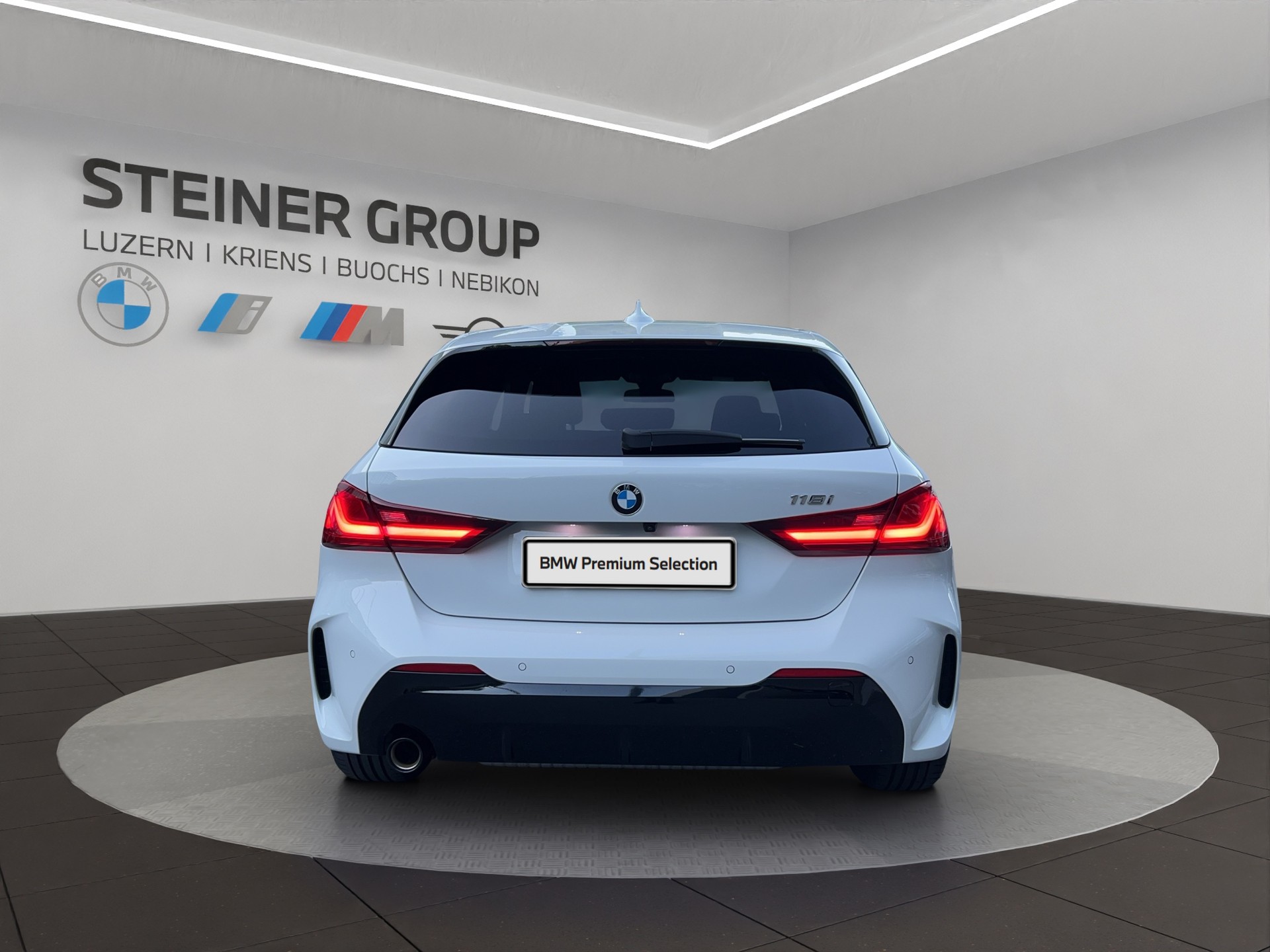 BMW 118i Pure M Sport Steptronic-image-5