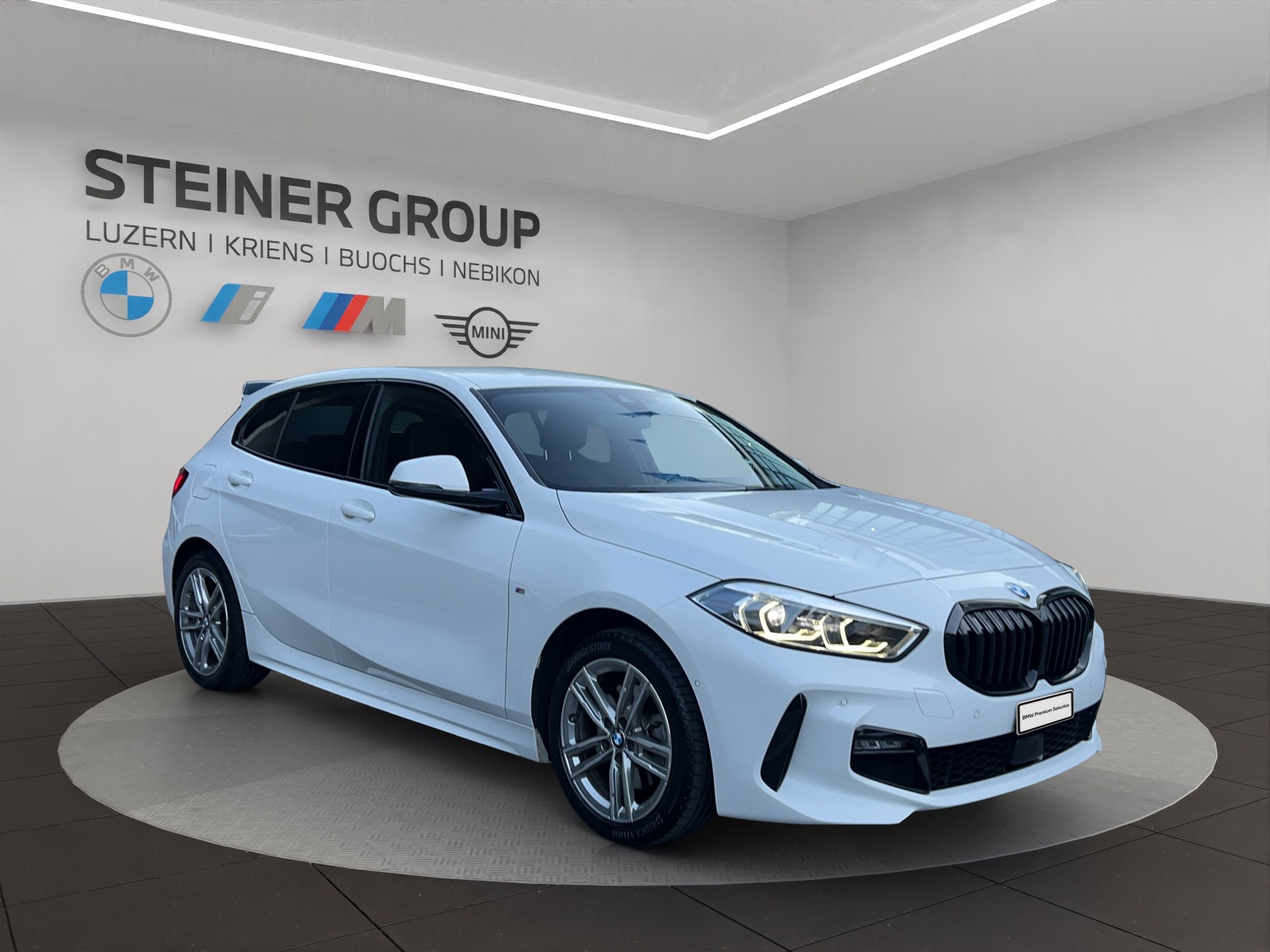 BMW 118i Pure M Sport Steptronic-image-2