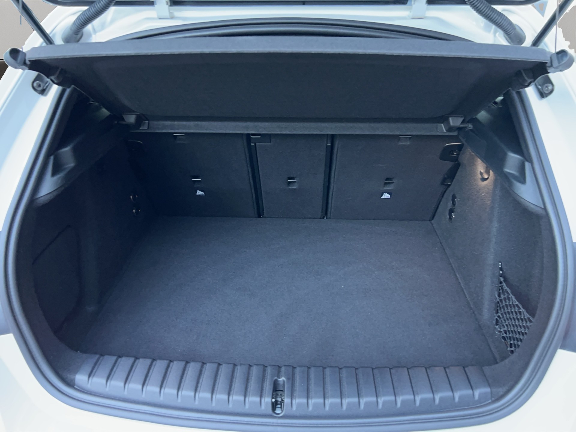 BMW 118i Pure M Sport Steptronic-image-19