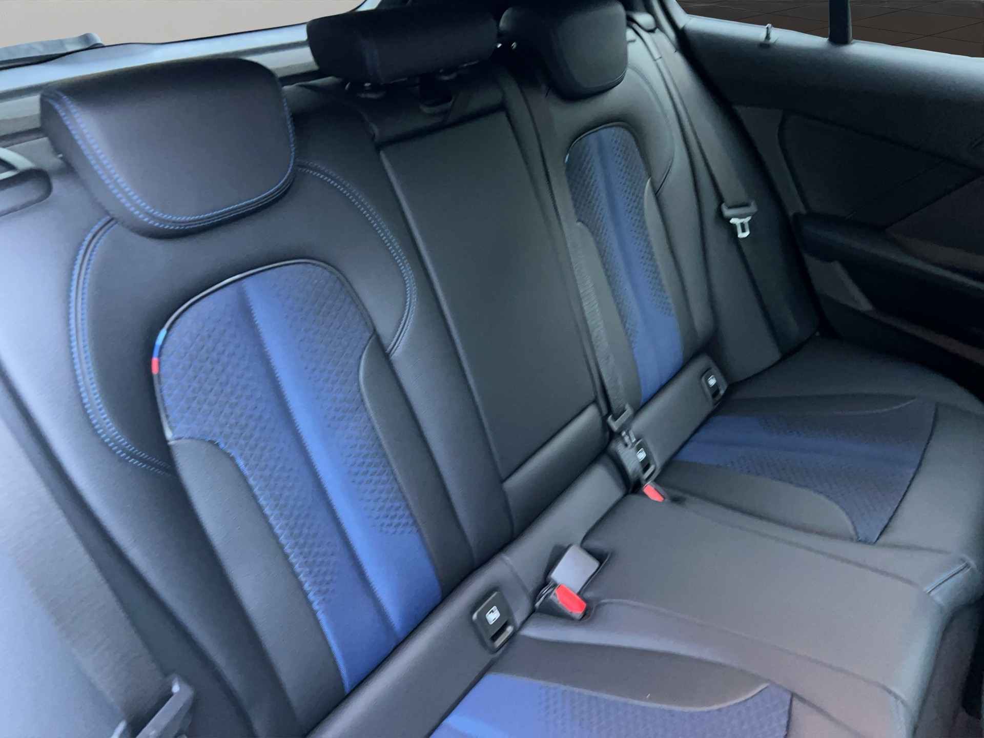 BMW 118i Pure M Sport Steptronic-image-21
