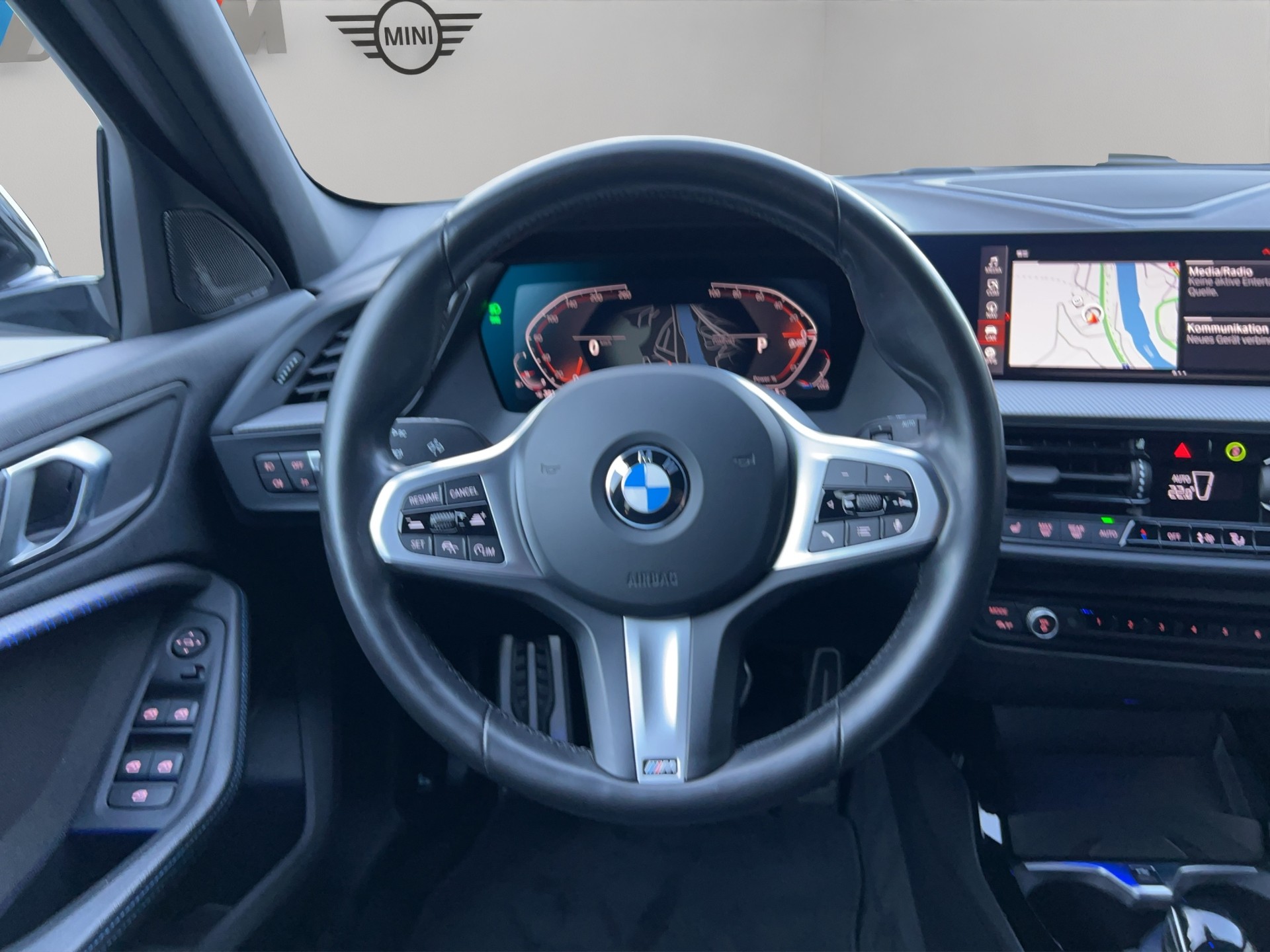 BMW 118i Pure M Sport Steptronic-image-13