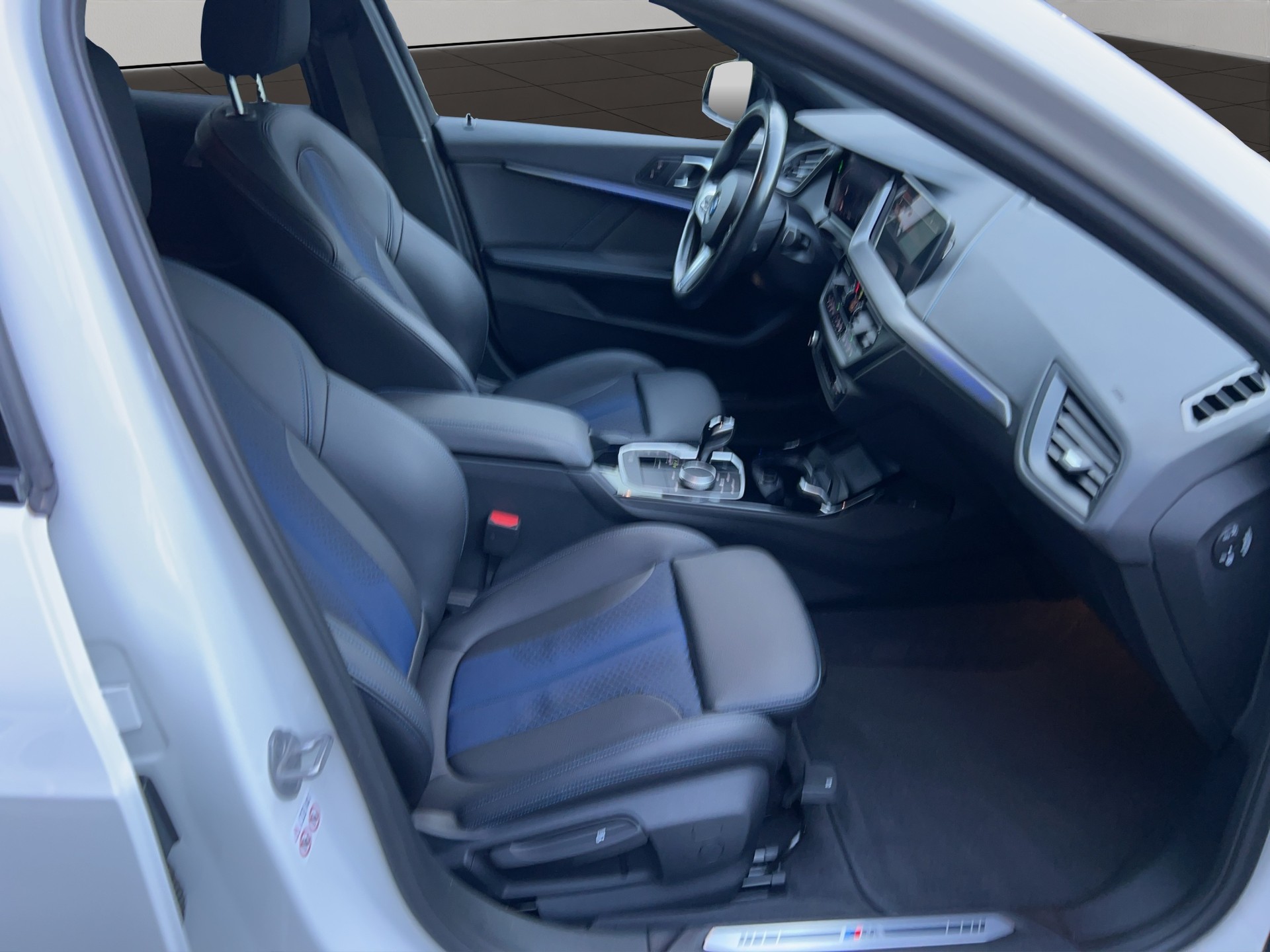 BMW 118i Pure M Sport Steptronic-image-20