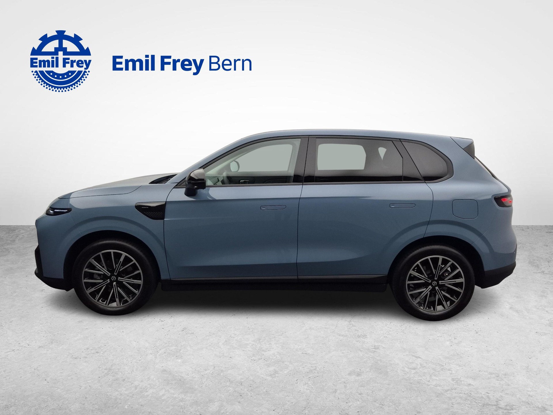 LEAPMOTOR B10 1.5 Hybrid EV-image-1