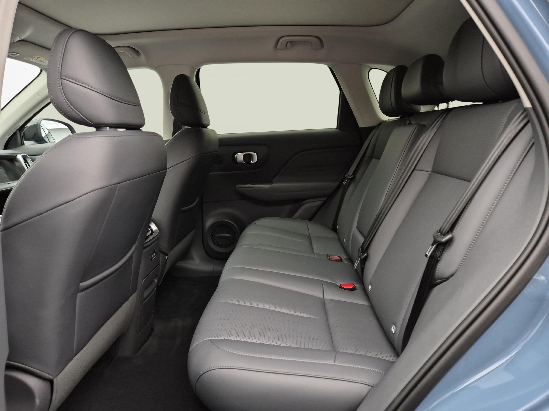 LEAPMOTOR B10 1.5 Hybrid EV-image-3