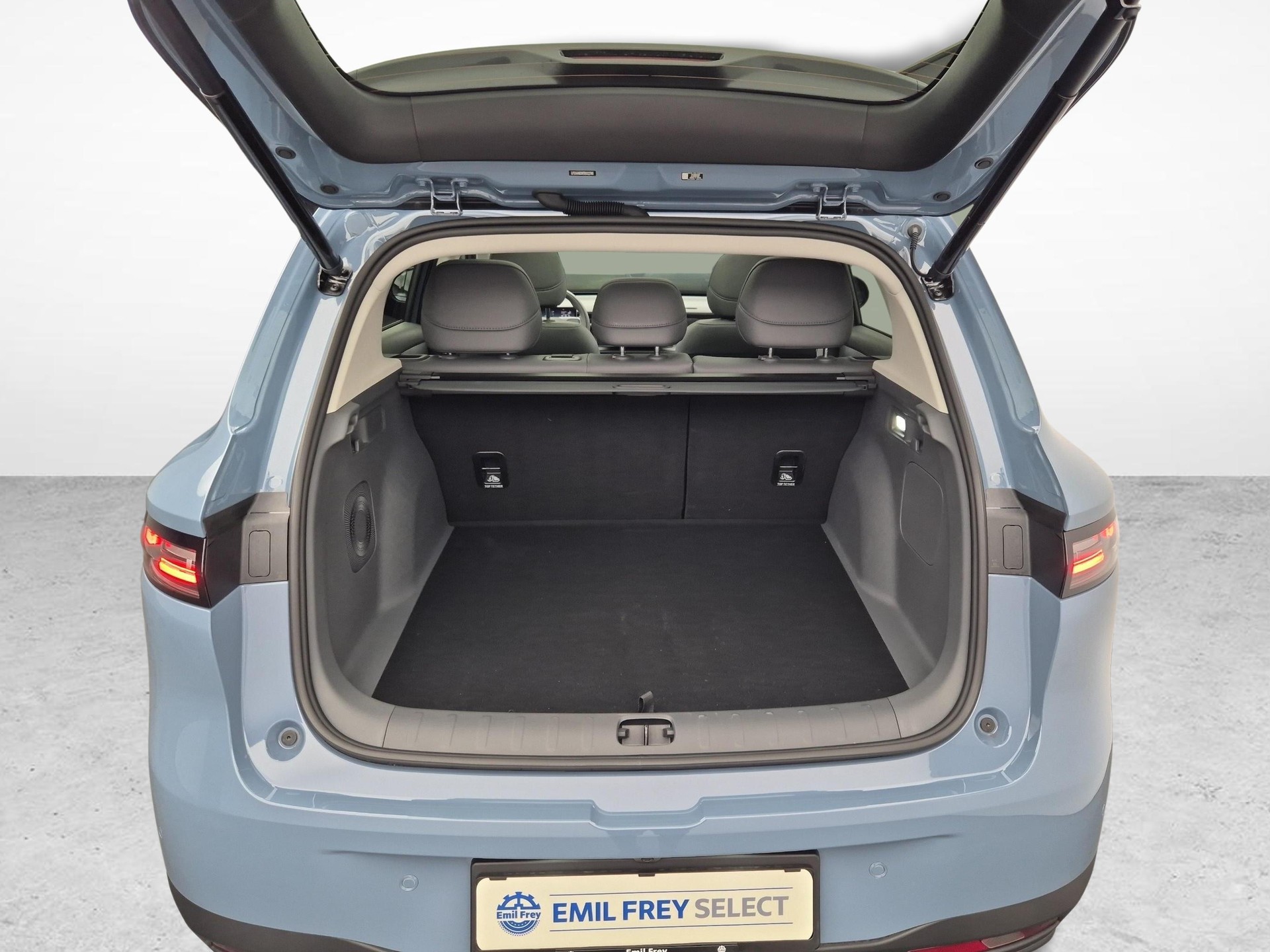 LEAPMOTOR B10 1.5 Hybrid EV-image-12