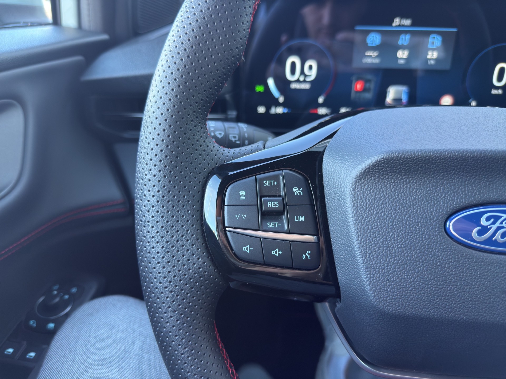 FORD Puma 1.0 EcoB Hybrid 155 ST-Line X (Shadow Ed.)-image-7