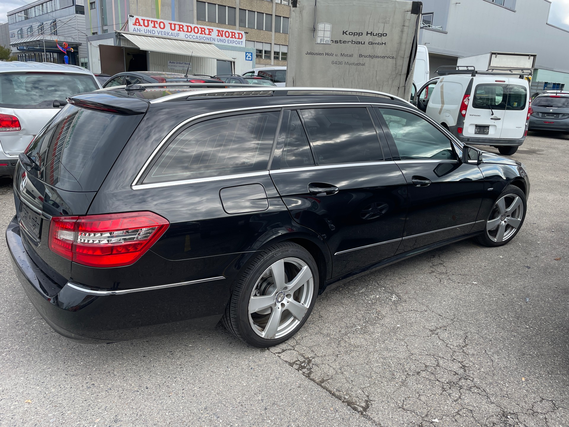 MERCEDES-BENZ E 220 CDI BlueEfficiency Elégance-image-3