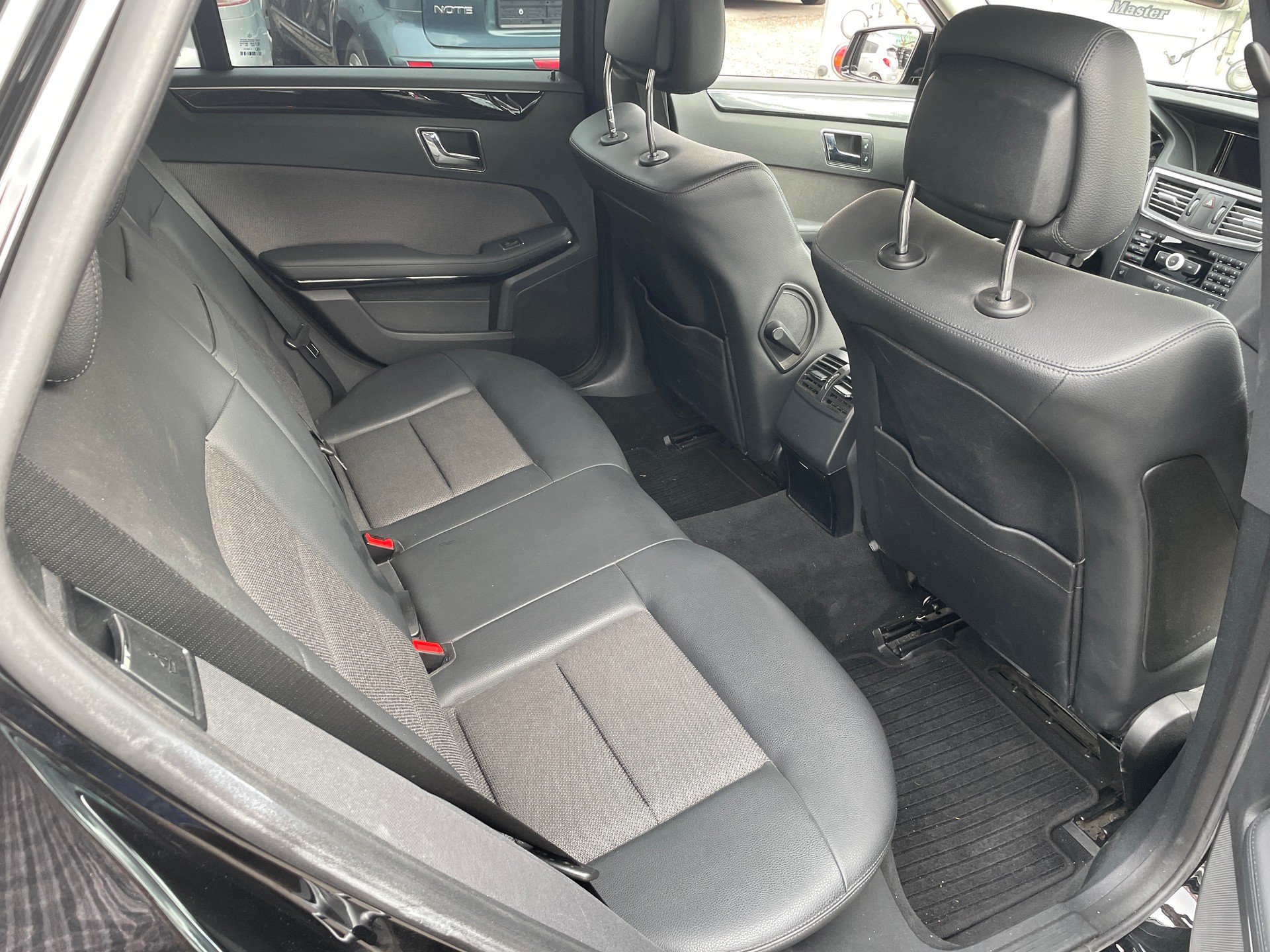 MERCEDES-BENZ E 220 CDI BlueEfficiency Elégance-image-7